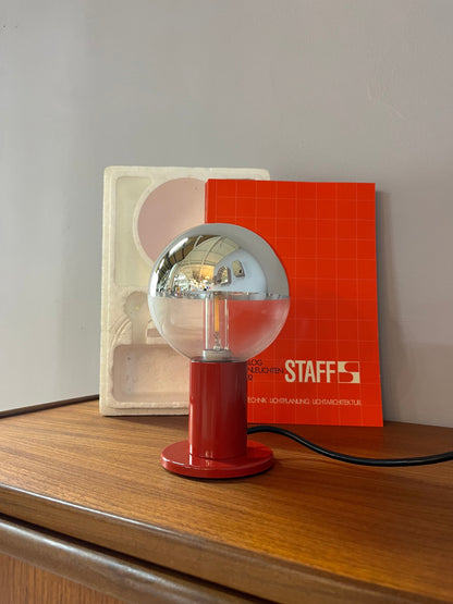 Lampe de table Big Globe rouge par Motoko Ishii pour STAFF