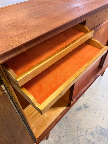Vintage Kommode aus Teak aus Dänemark refurbished braun rotstichig Teakholz Metall