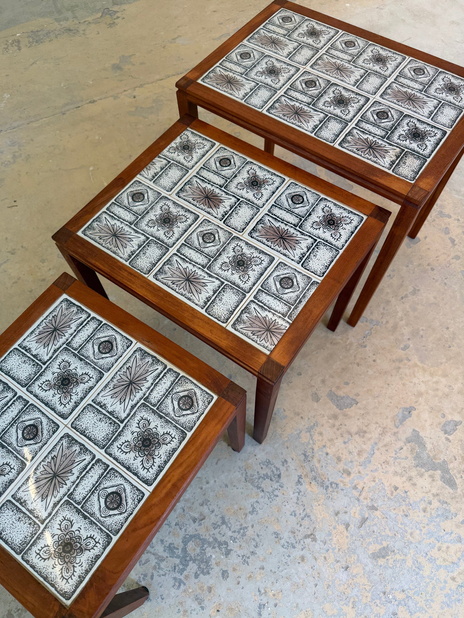 Set von 3 Vintage Satztisch Teak und Fliesen aus Dänemark