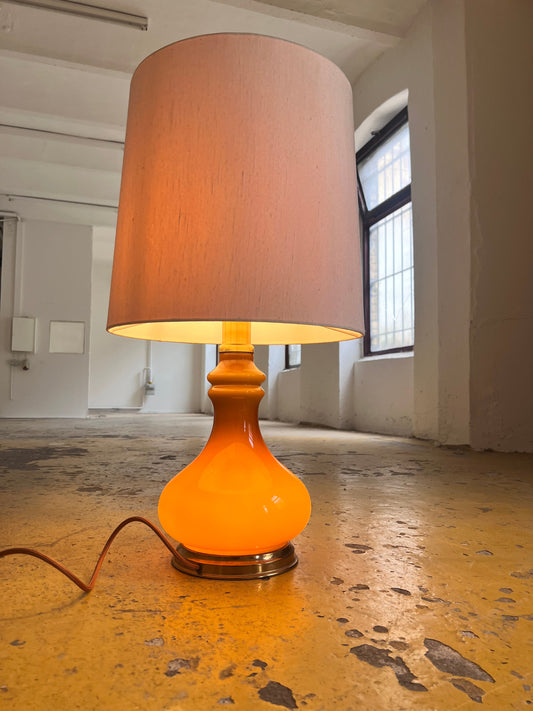 Hohe Tischlampe Glas und Seide