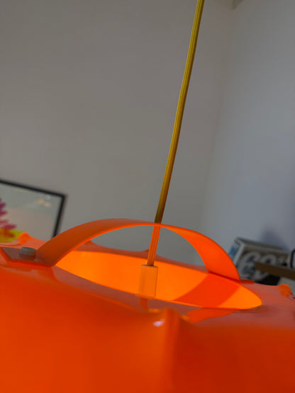 Hängeleuchte Space Age von Ilka Plast, Orange mit gelbem Kabel