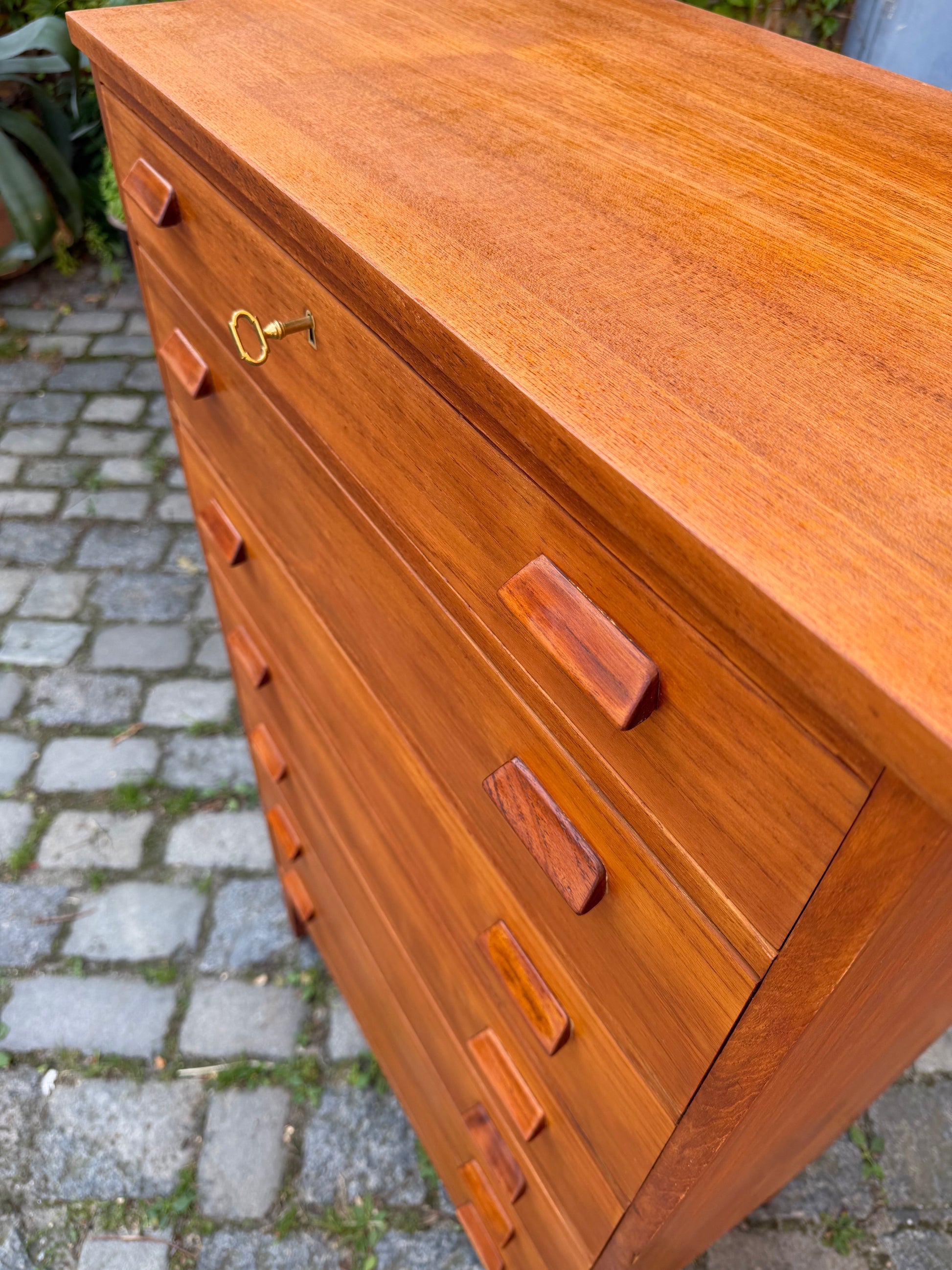 Vintage Tallboy Kommode aus Teak, Dänemark