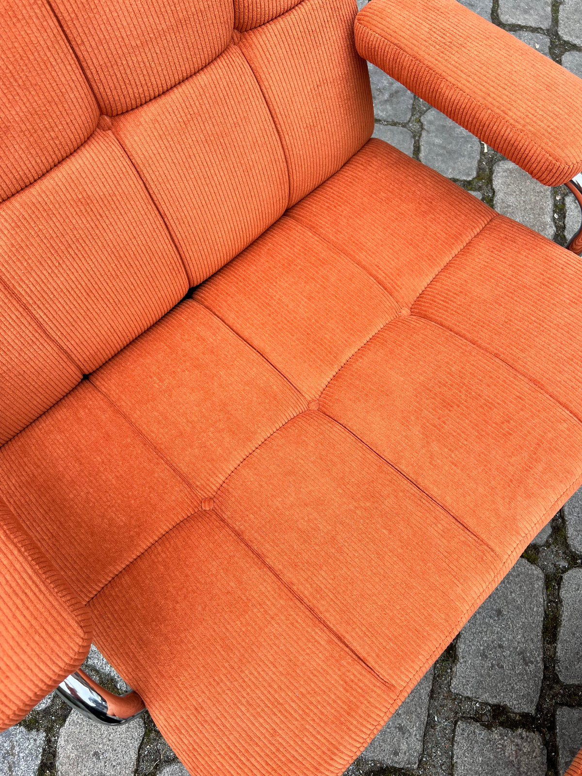 Sessel orange Cord Chrom mit Ottomane von pol international
