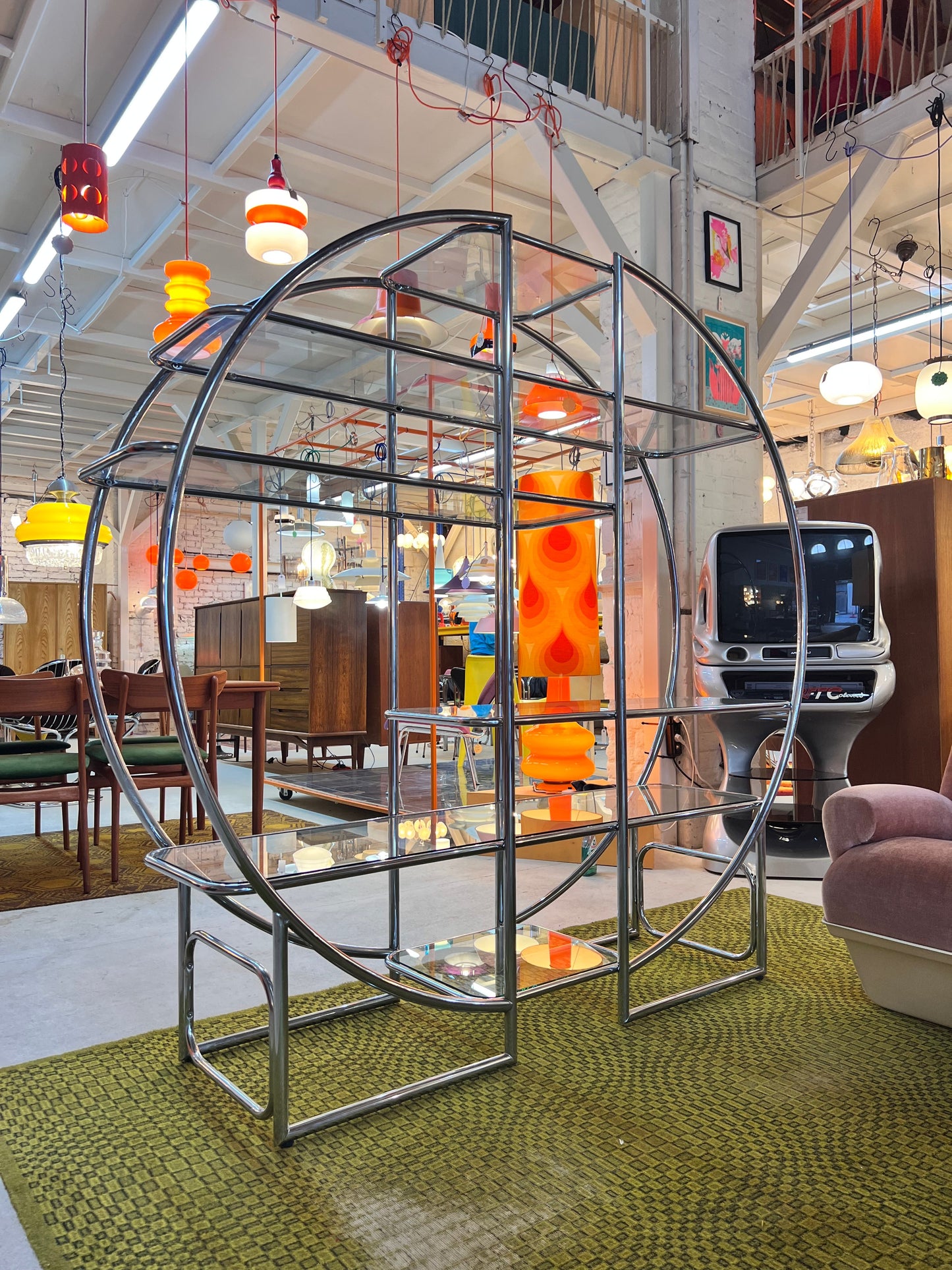 Vintage Regal Raumteiler rund Chrom und Glas Designklassiker