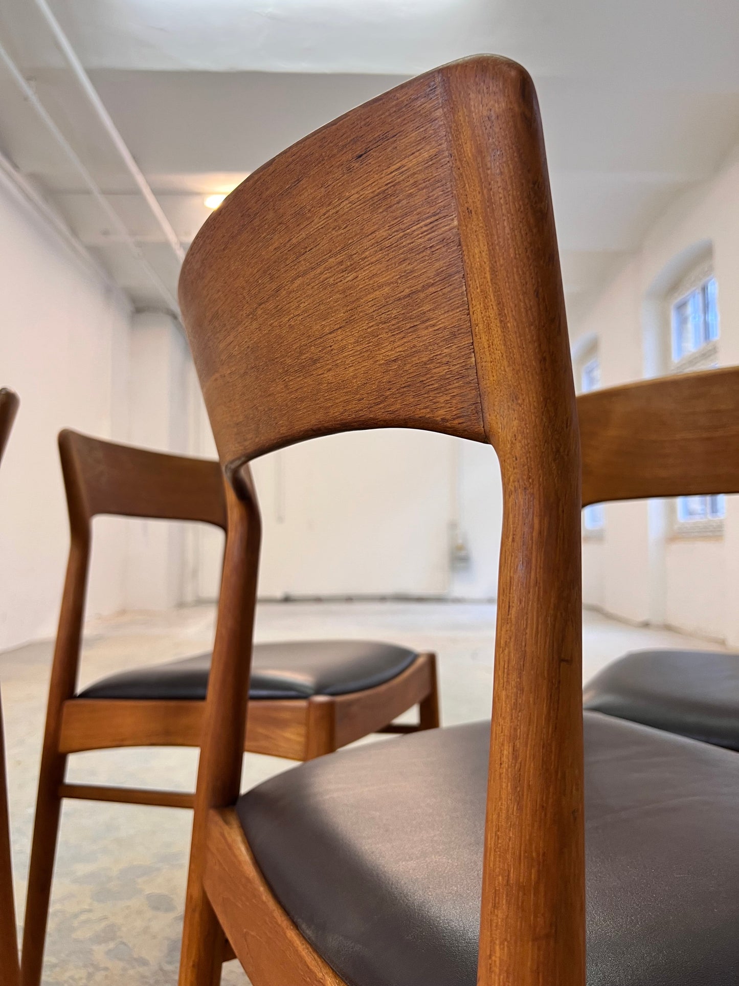 Vintage Polsterstuhl Set von 4 von Henning Kjærnulf für Korup Stolefabrik