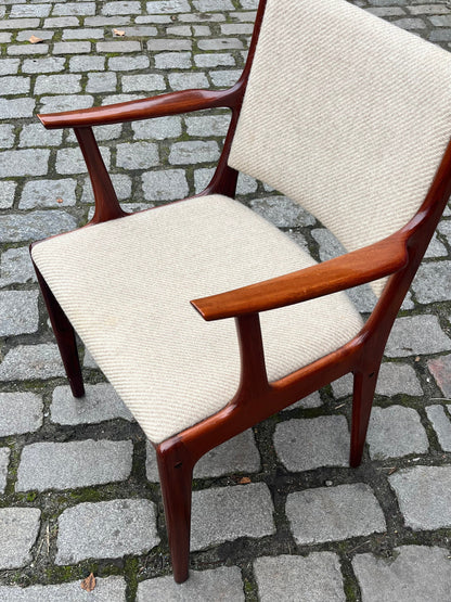 Vintage Armlehnstuhl von Johannes Andersen für Uldum Møbelfabrik mit Wollbezug