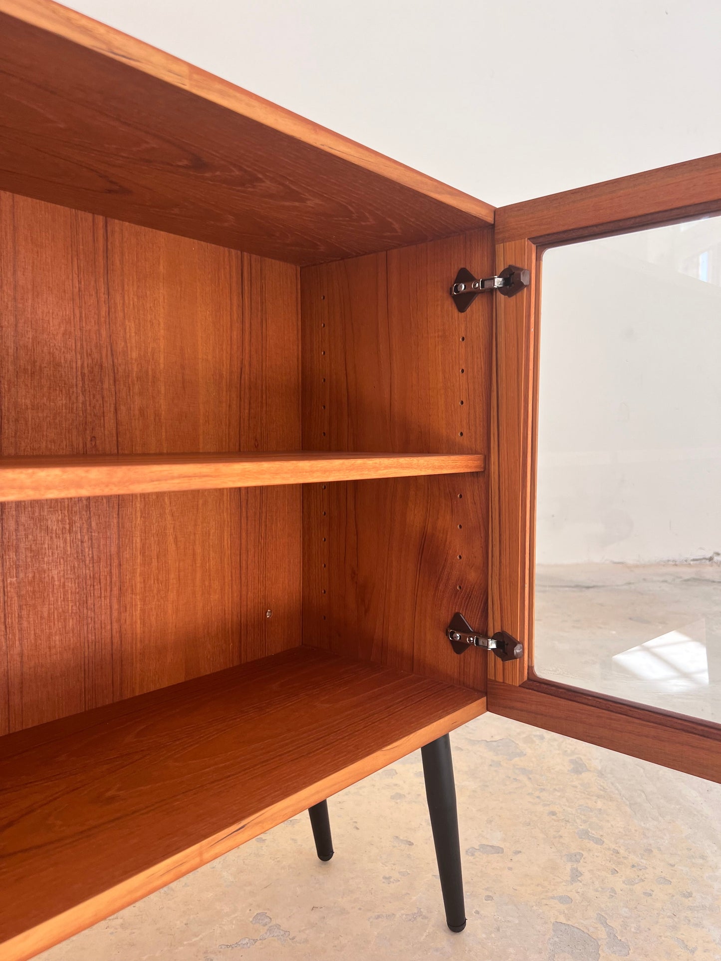 Vintage Vitrine von H. W. Klein für Bramin