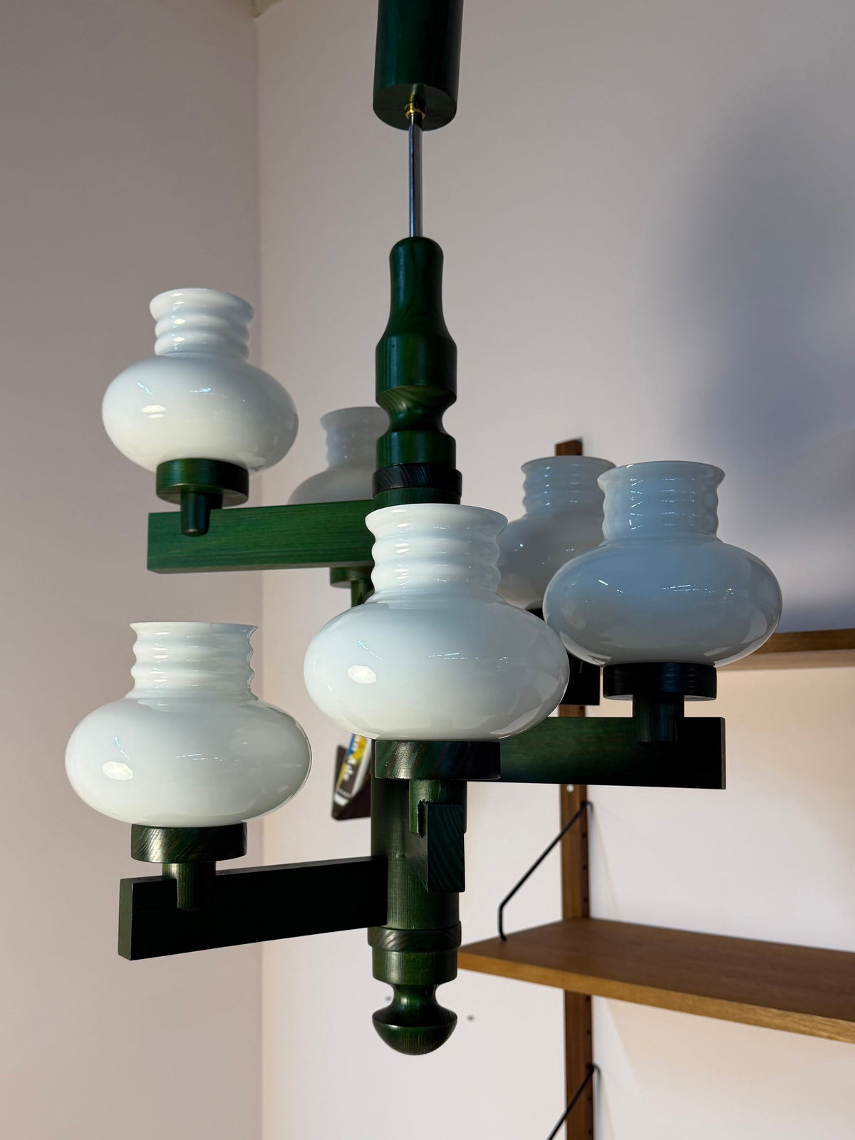 Kronleuchter aus Holz und Opalglas, 6-flammig, Grün