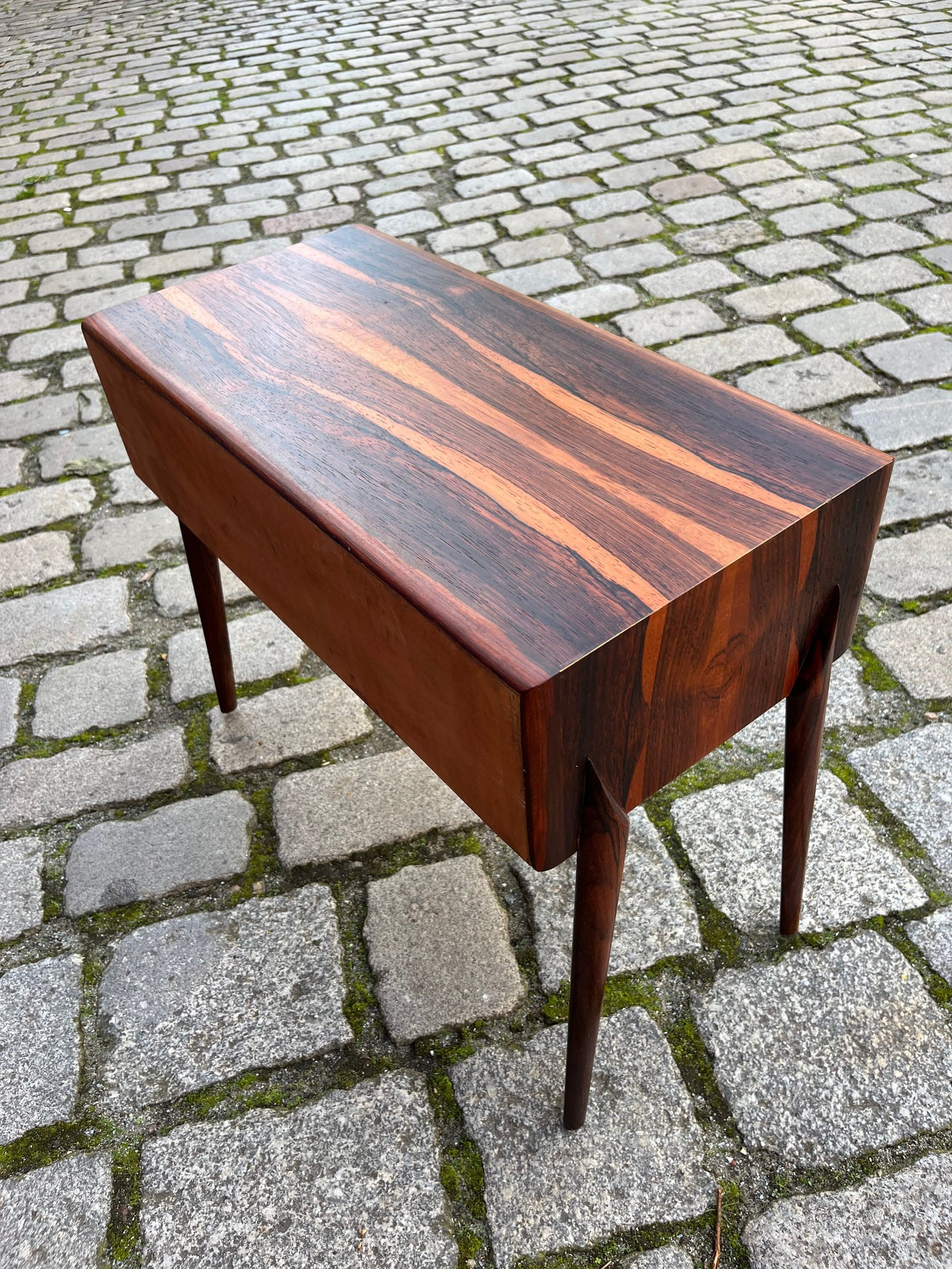 Side table model 6835 rosewood by Rimbert Sandholt for Glas und Trä