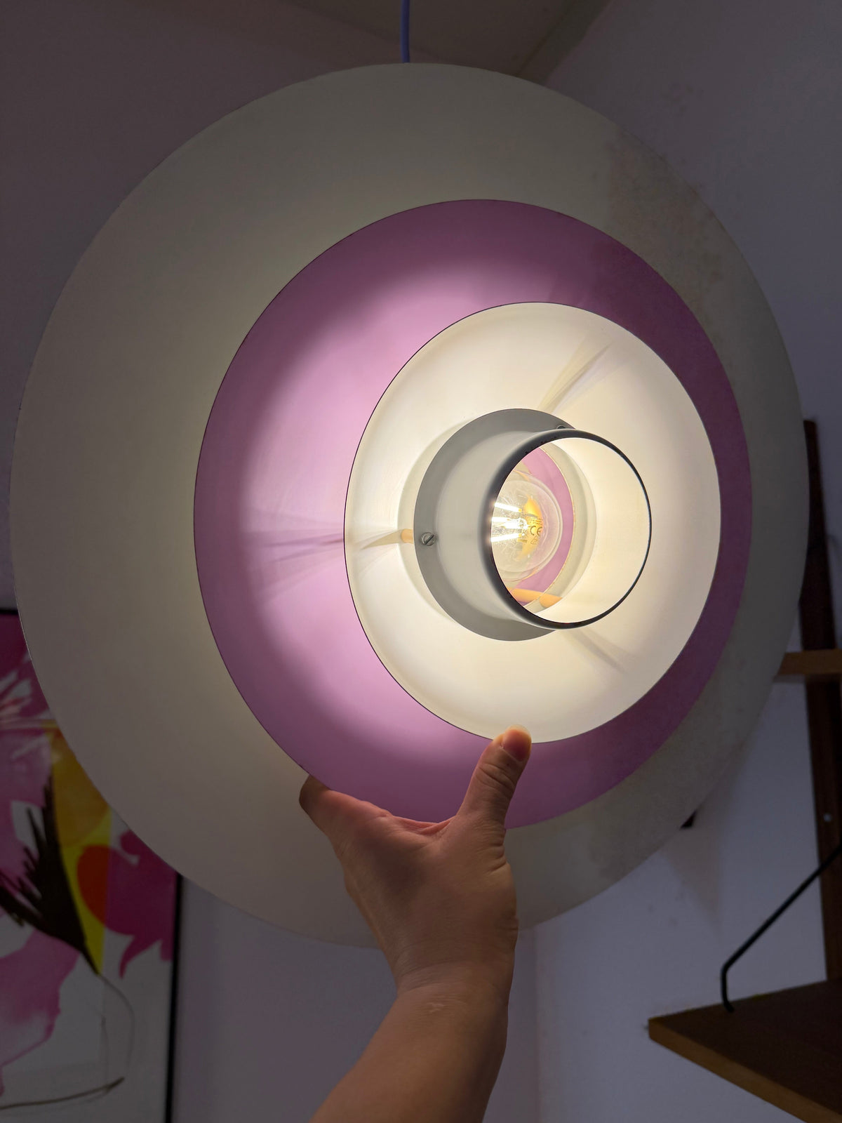 Vintage Lamellenlampe weiß-lila von Formlight