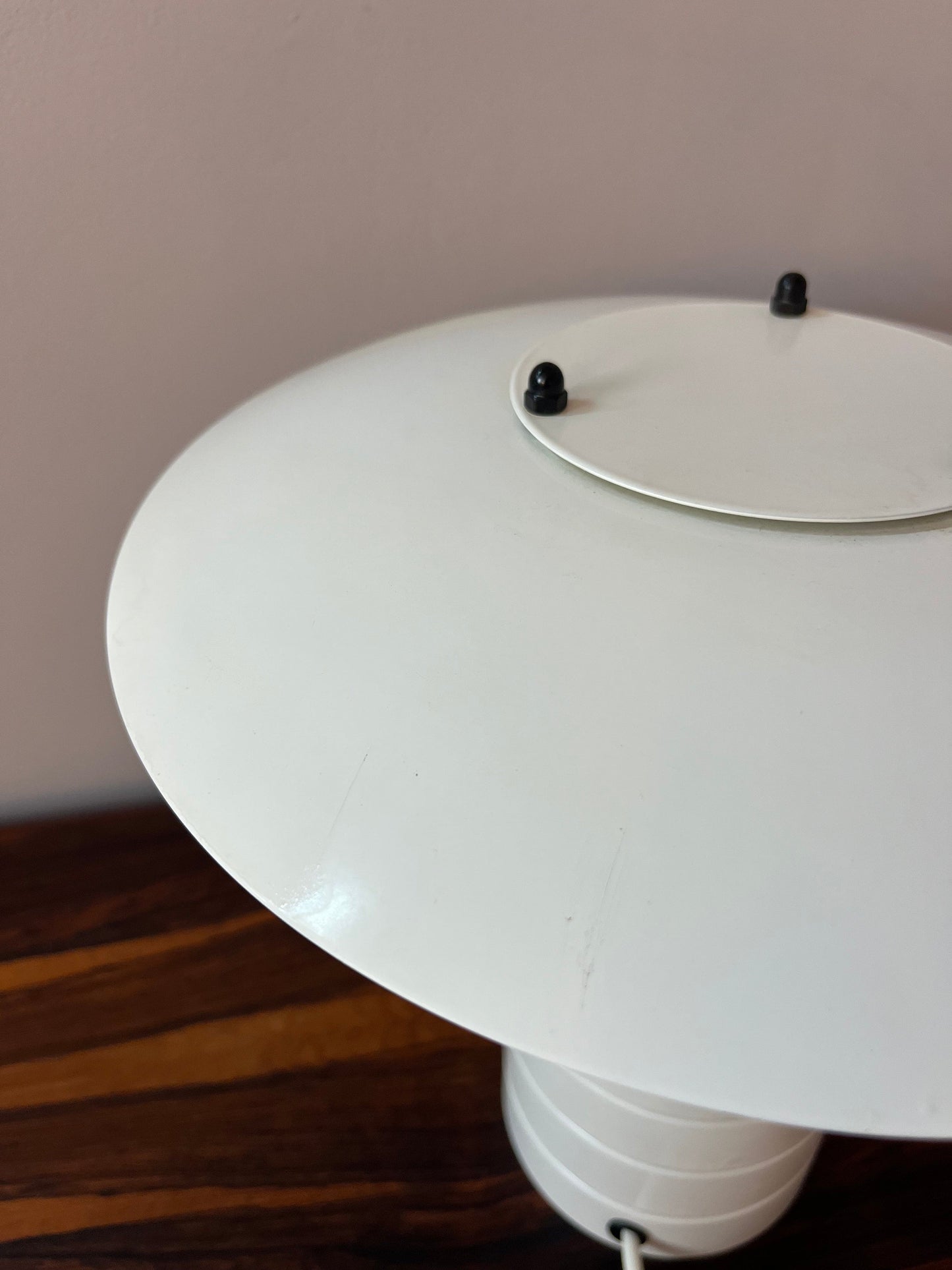 Lampe de table vintage en métal blanc par Jørgen Buchwald pour Laterna Danica