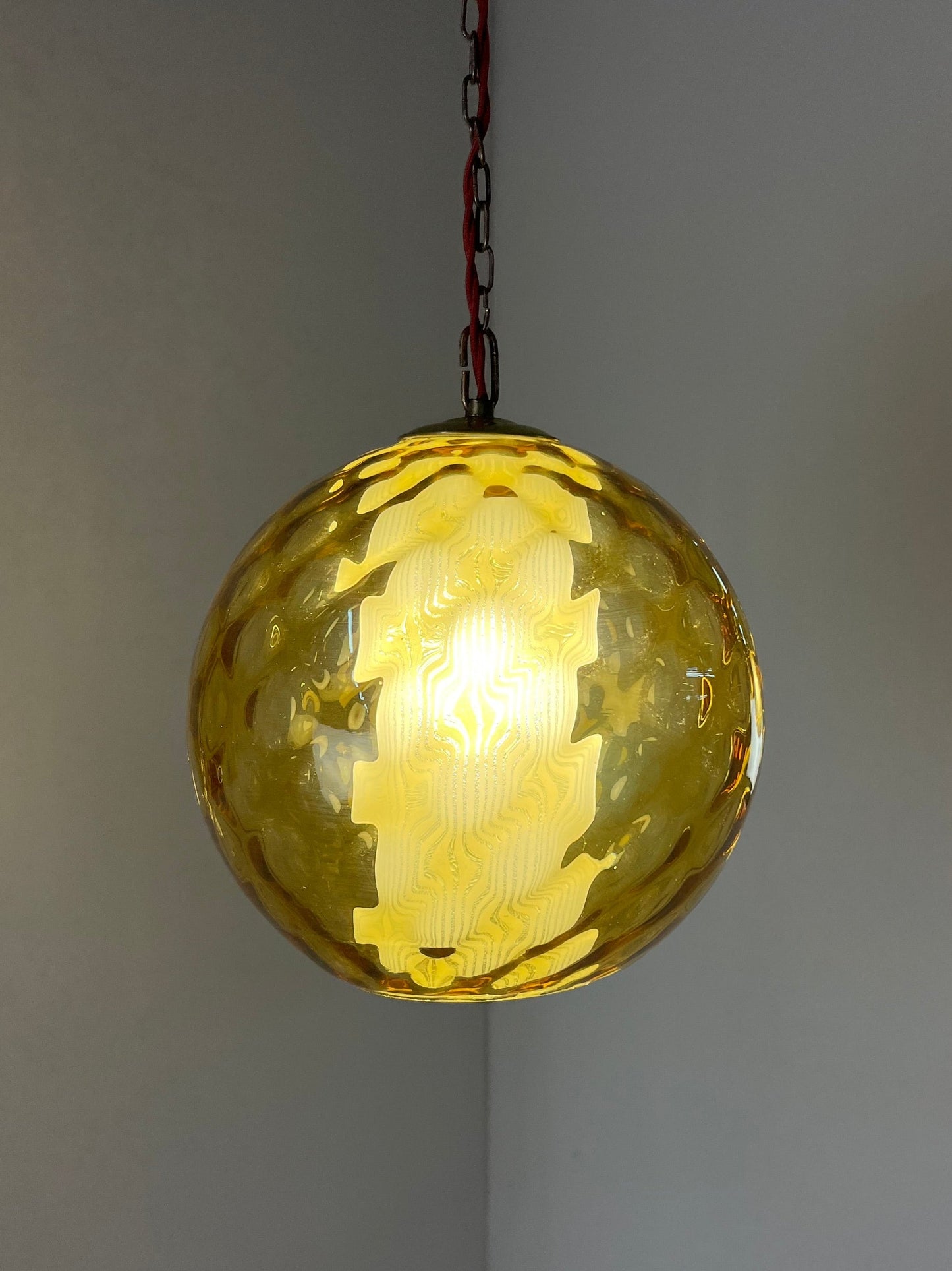 Kugellampe gelb Glas mit Kette aus Dänemark