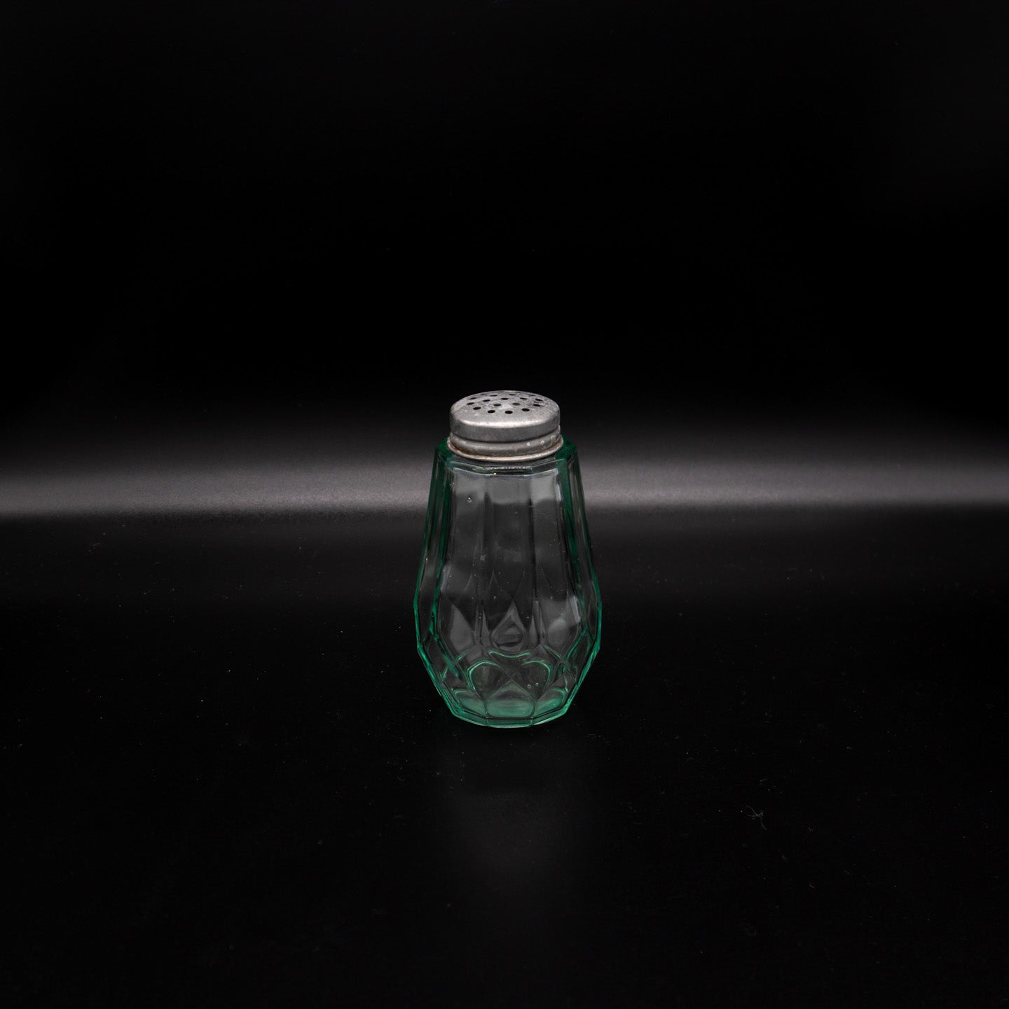 Vintage Zuckerstreuer HGL aus grünem Glas
