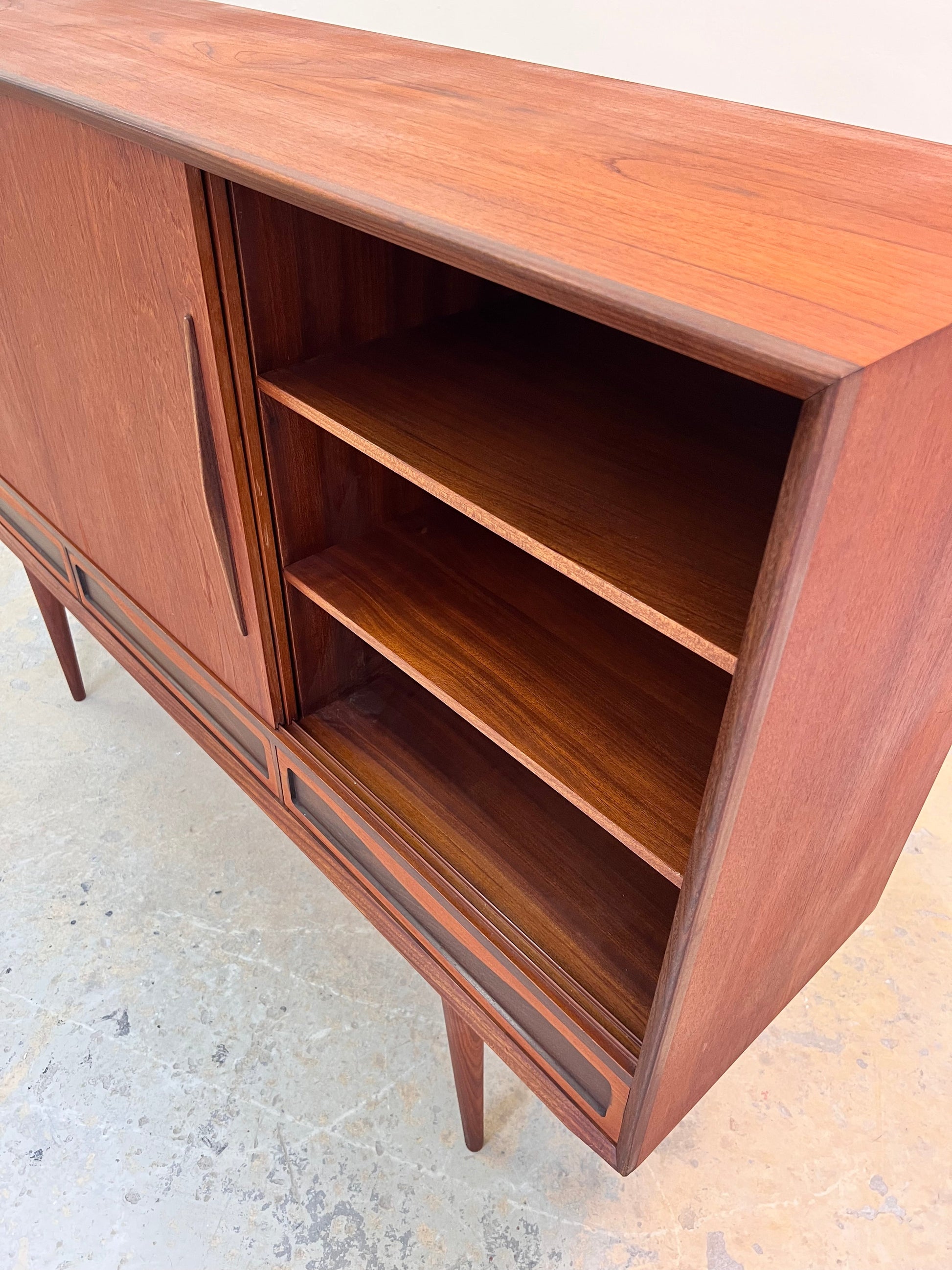 Vintage Highboard aus Teak aus Dänemark