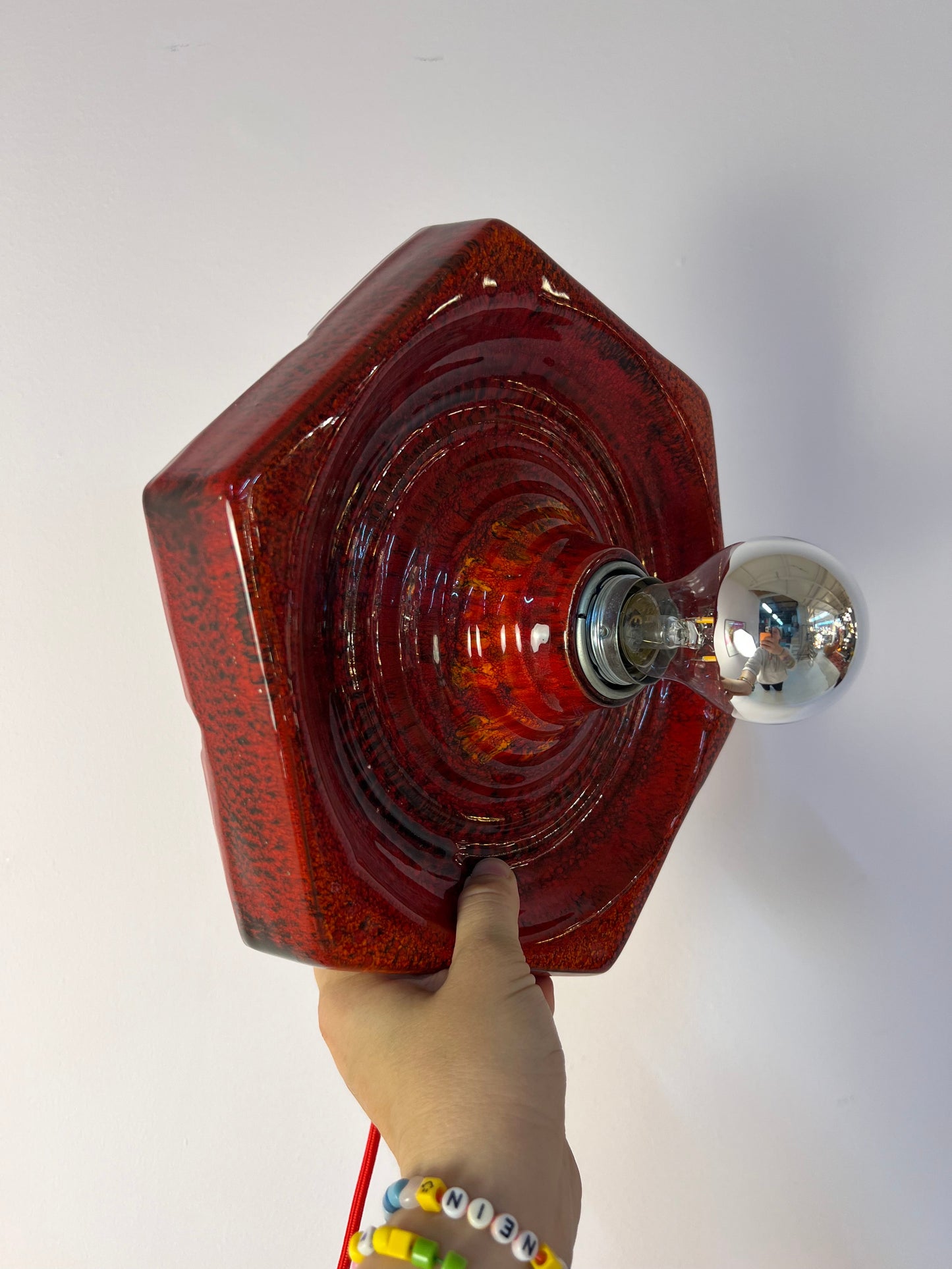 Vintage Wandlampe von Hustadt Leuchten, rote Keramik in Hexagon-Form