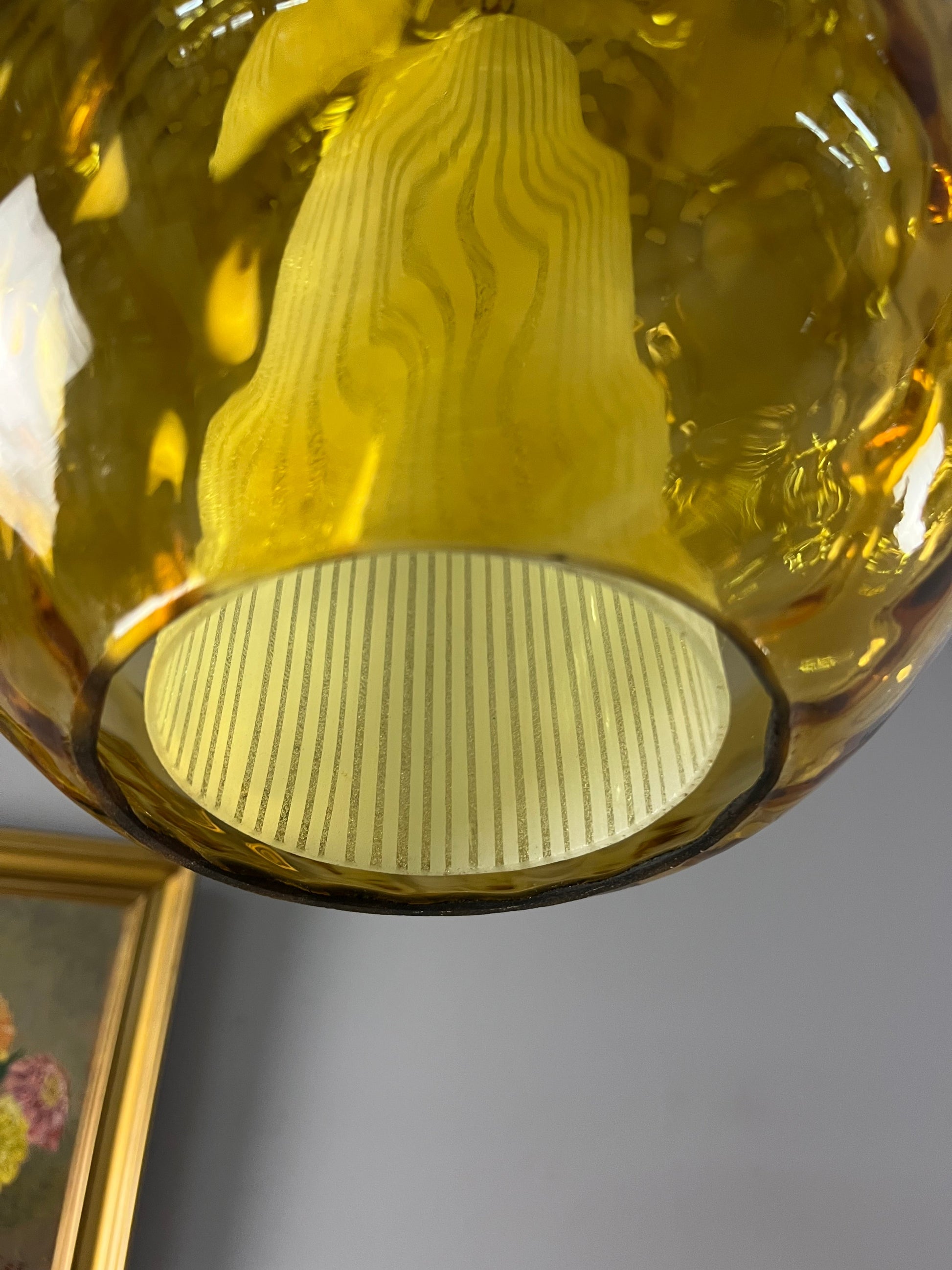 Kugellampe gelb Glas mit Kette aus Dänemark