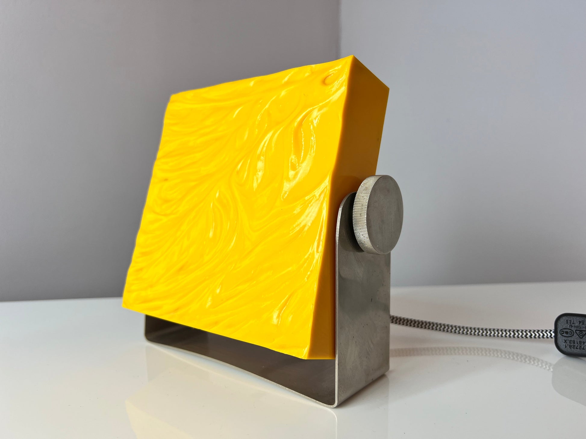 Tischlampe gelb von Uwe Mersch