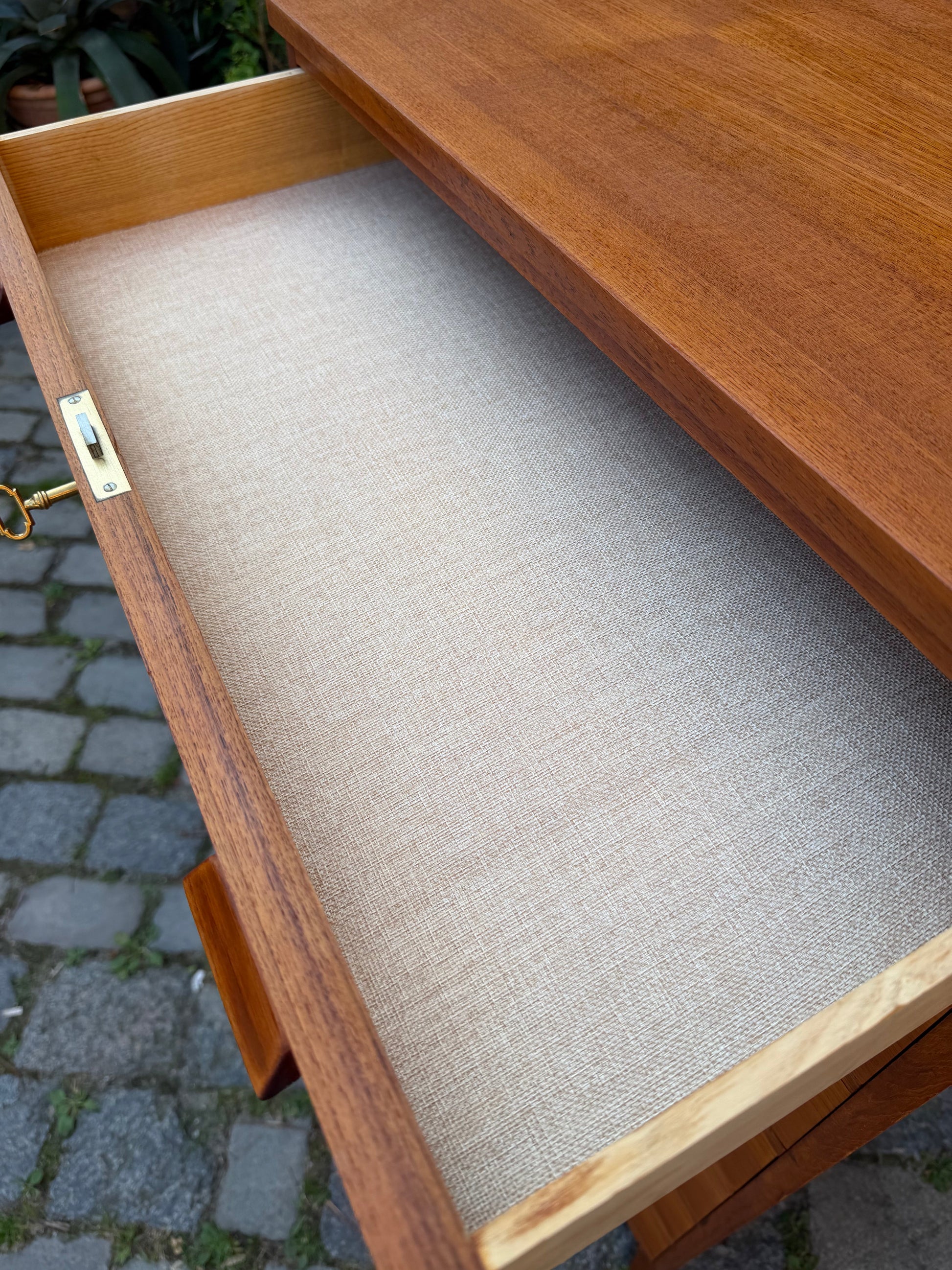 Vintage Tallboy Kommode aus Teak, Dänemark