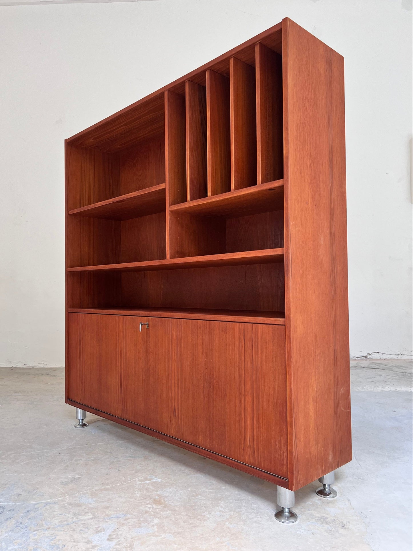Vintage Bücherregal mit Klappfach Teak aus Dänemark