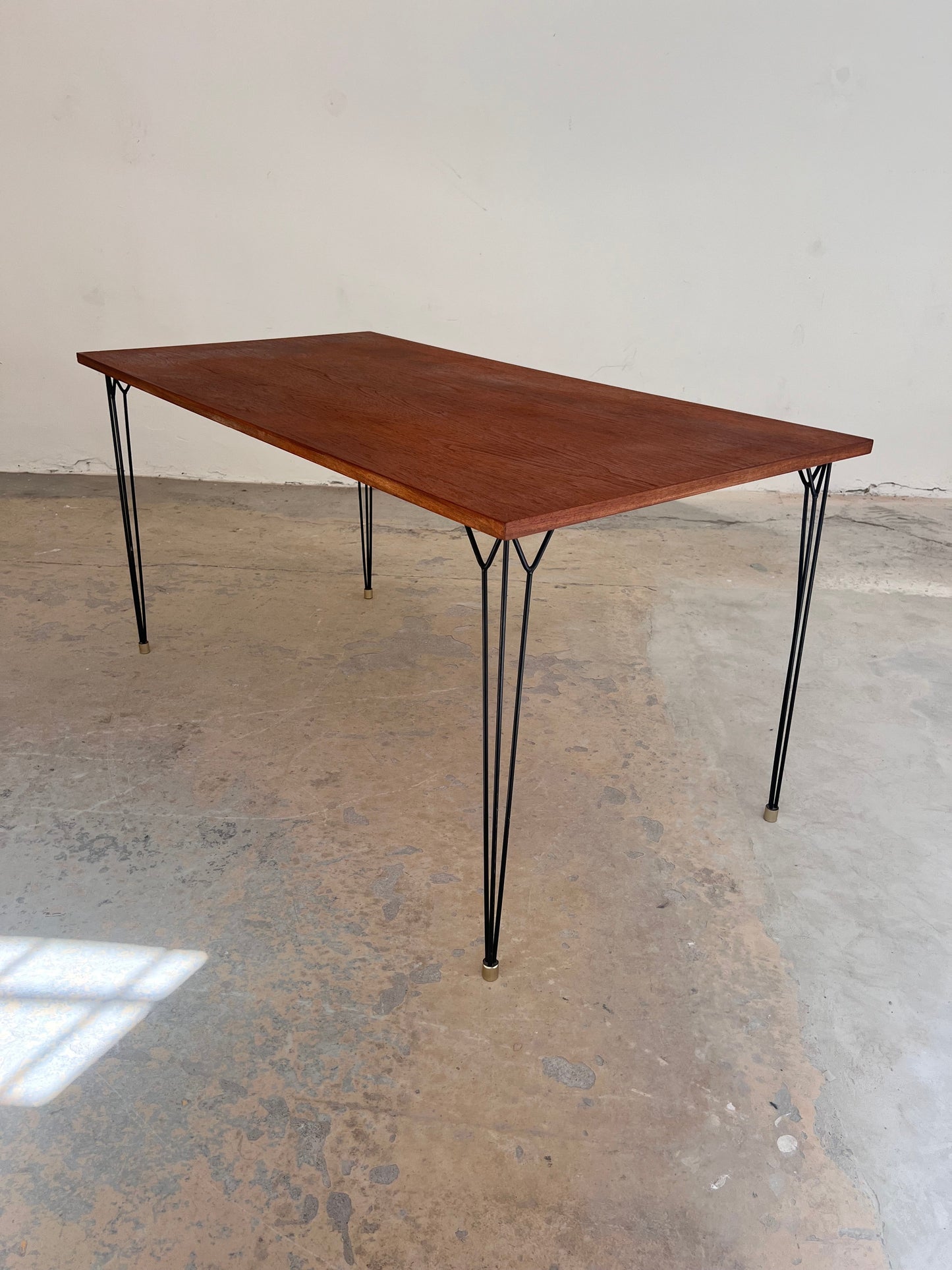 Vintage Esstisch Teak mit originalen Hairpin Legs