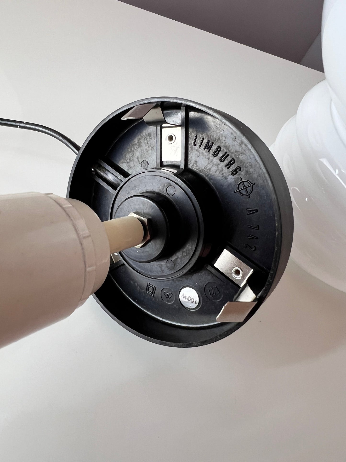 Vintage Tischlampe Glas von Glashütte Limburg weiß