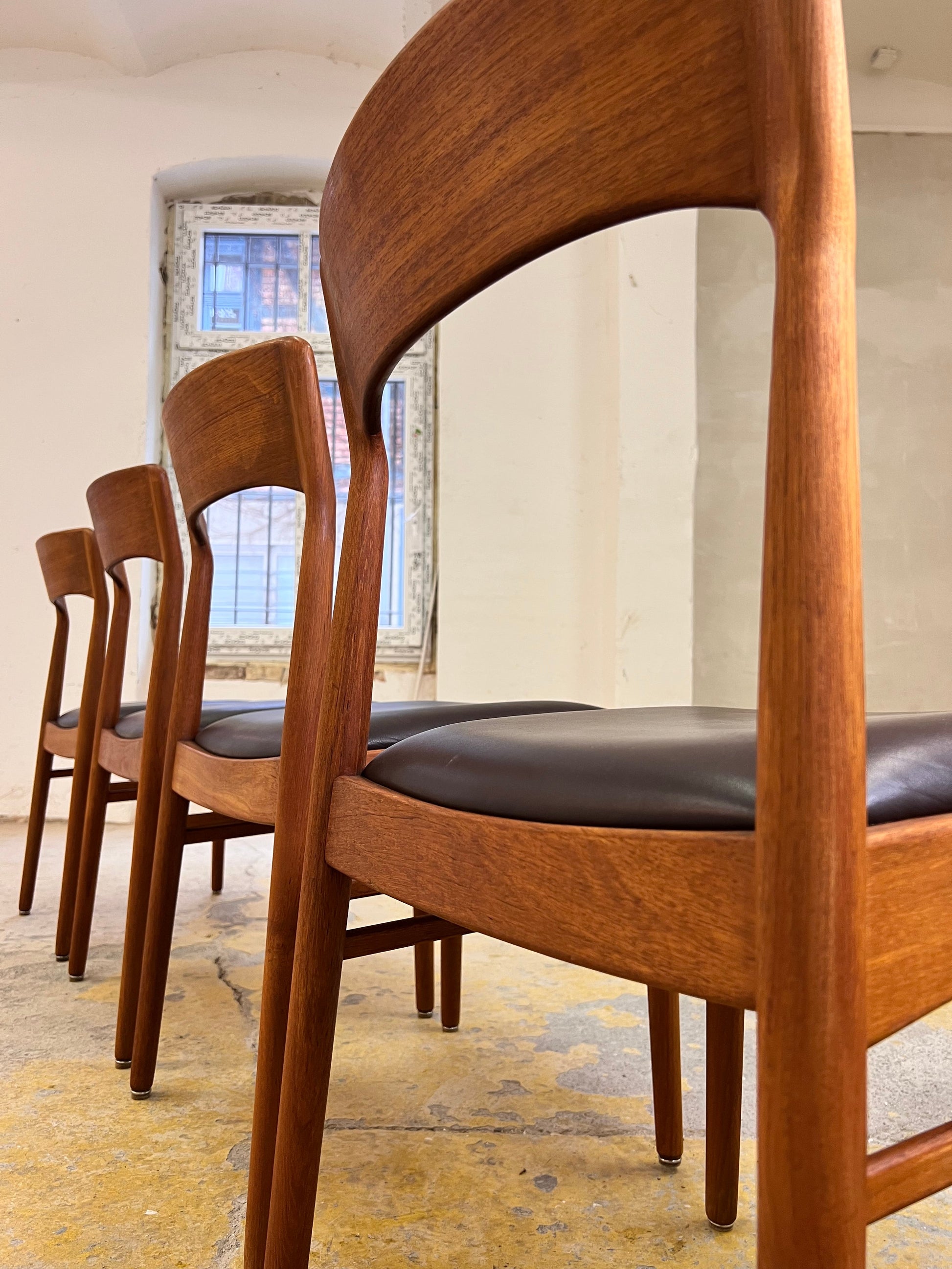 Vintage Polsterstuhl Set von 4 von Henning Kjærnulf für Korup Stolefabrik