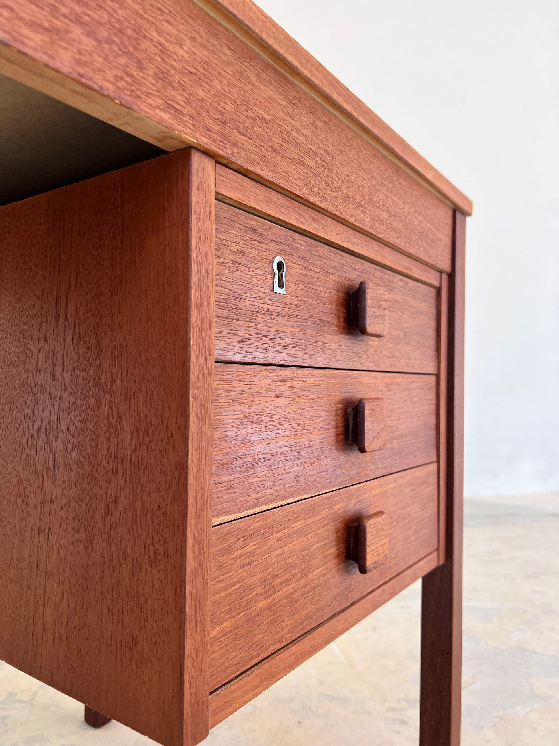 Vintage Schreibtisch von Domino Møbler Teak