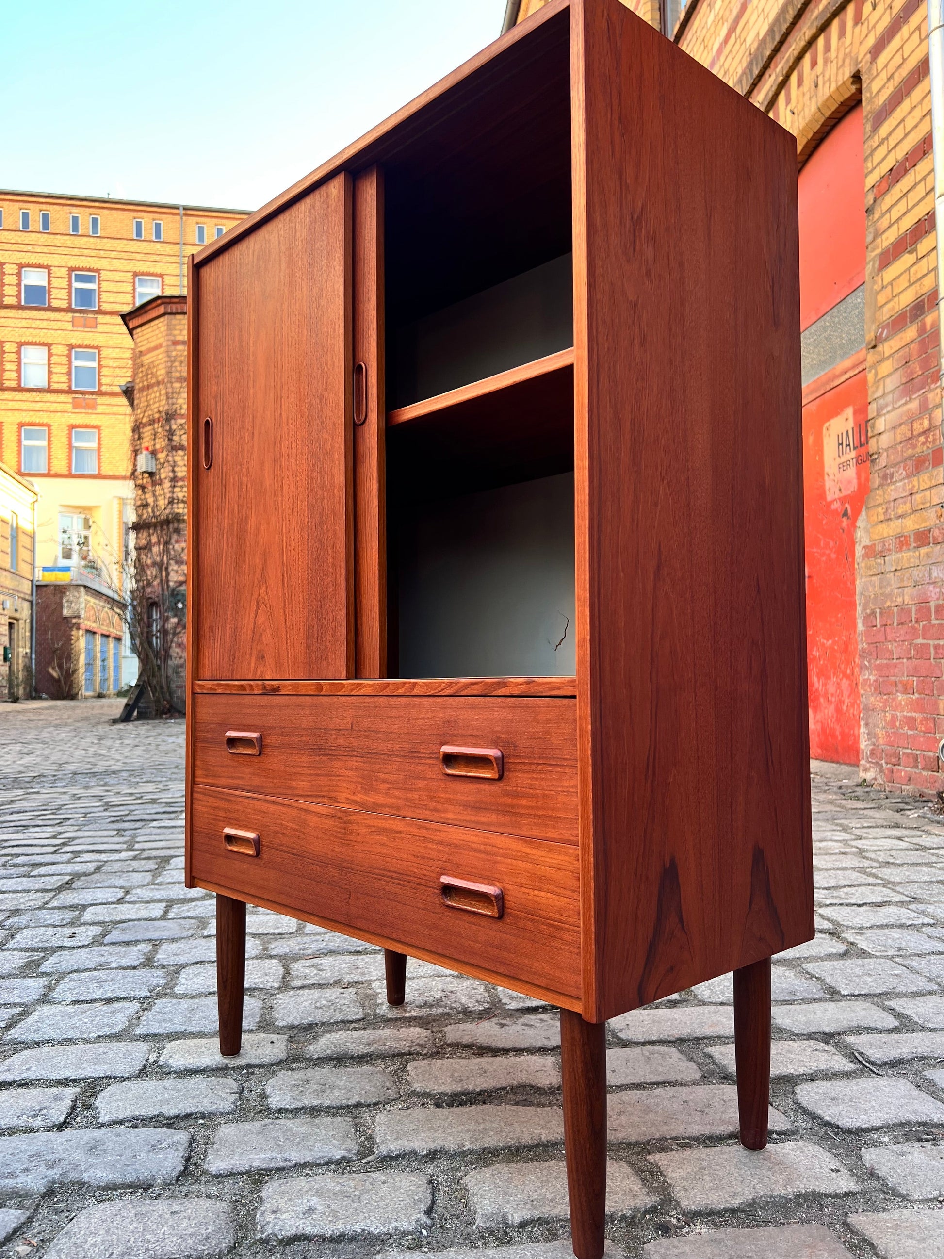 Vintage Schrank Teak mit Schiebetüren und Schubladen aus Dänemark