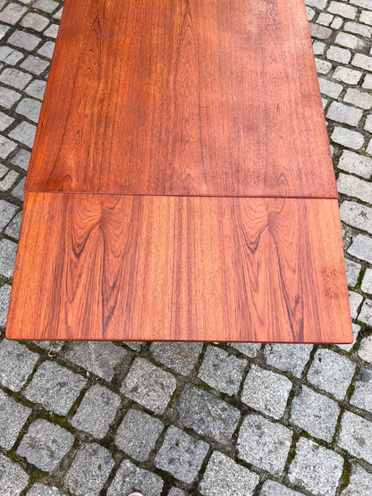 Esstisch Teak ausziehbar trapezförmige Tischblätter