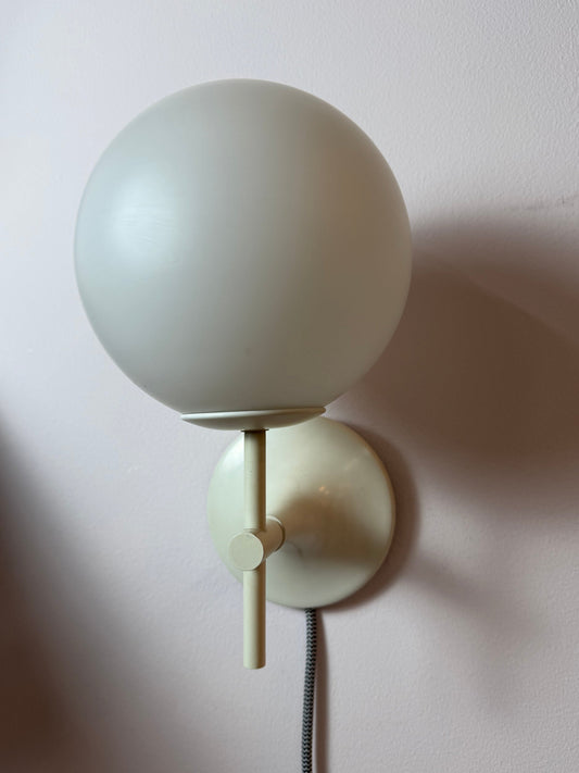 Vintage Wandlampe Opalglas von Max Bill für Temde