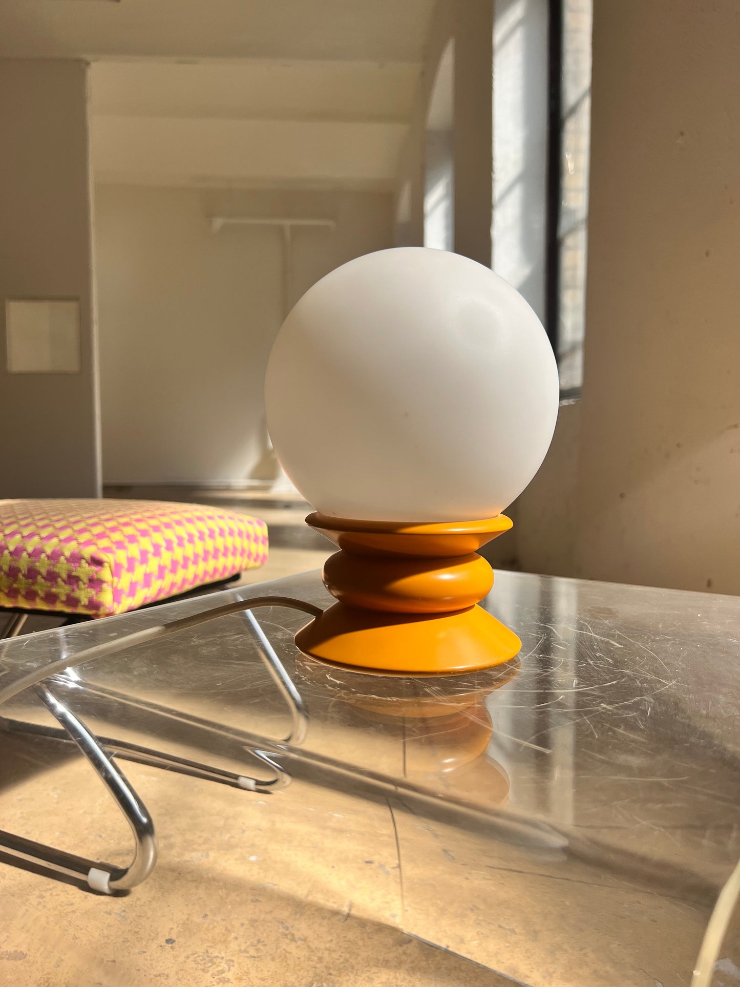Vintage Tischlampe gelb Opalglas von Temde