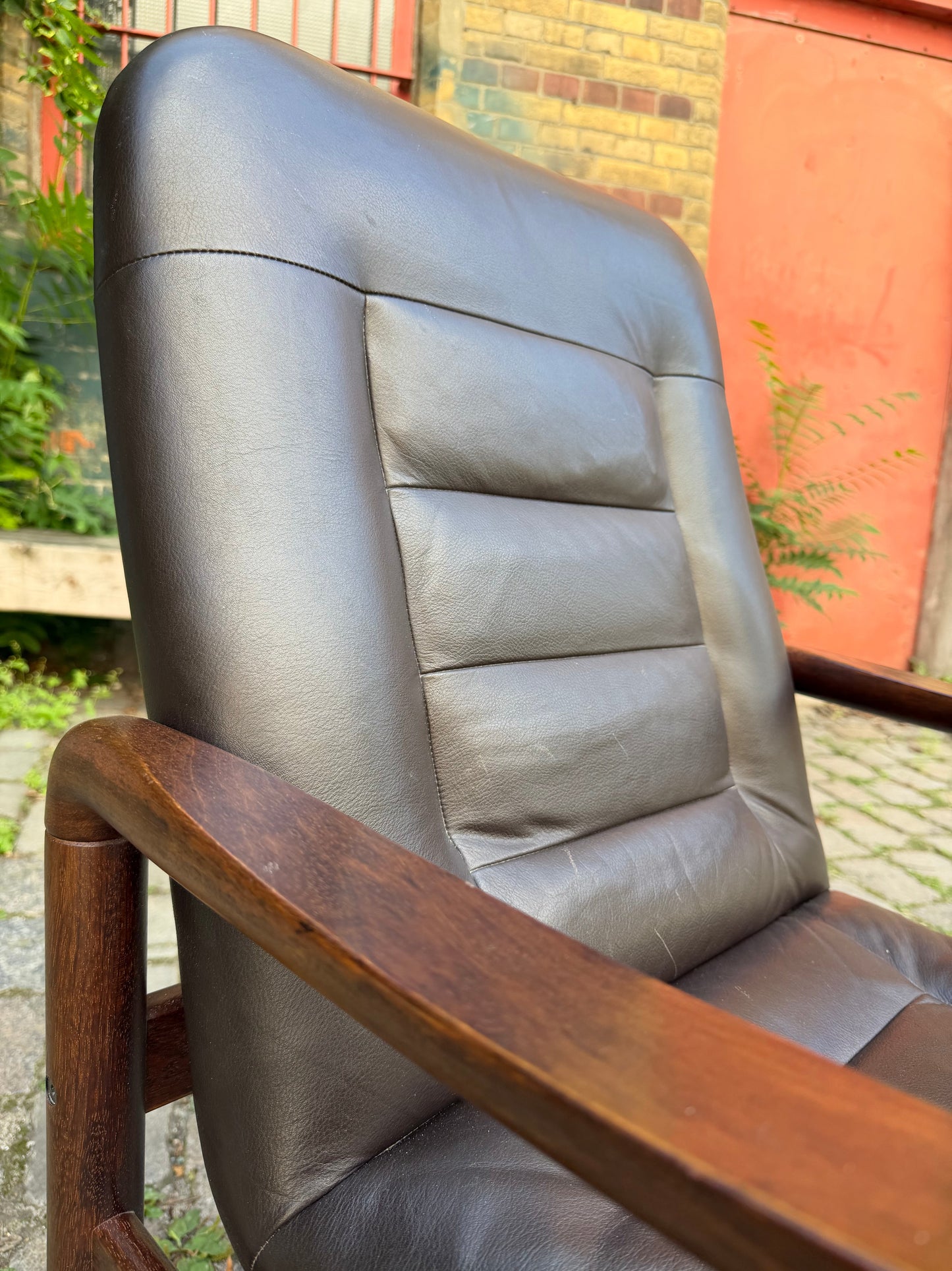 Vintage Sessel Echtleder dunkelbraun von Dyrlund