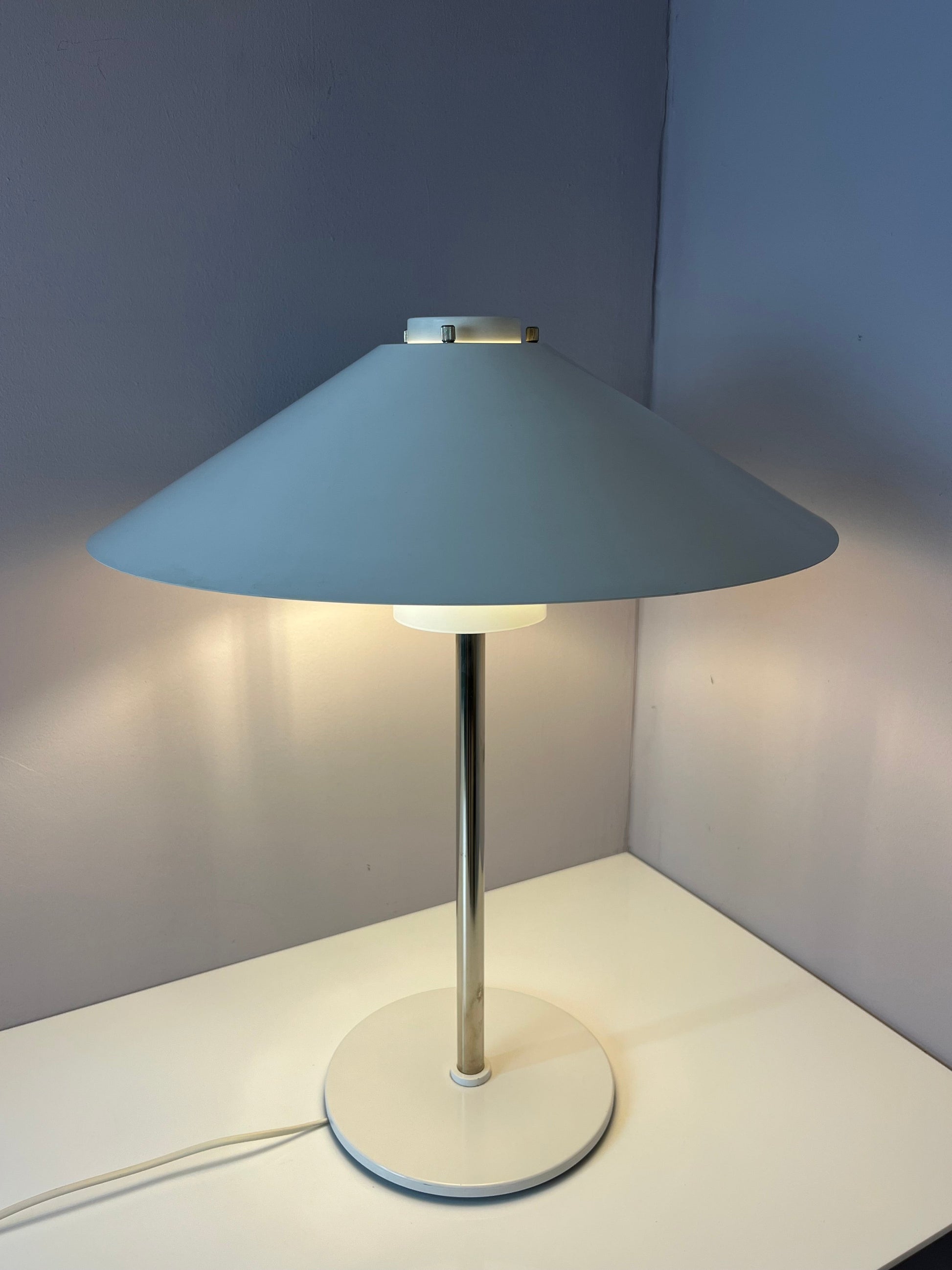 Vintage Tischlampe Trapez von Christian Hvidt für Nordisk Solar weiß orange