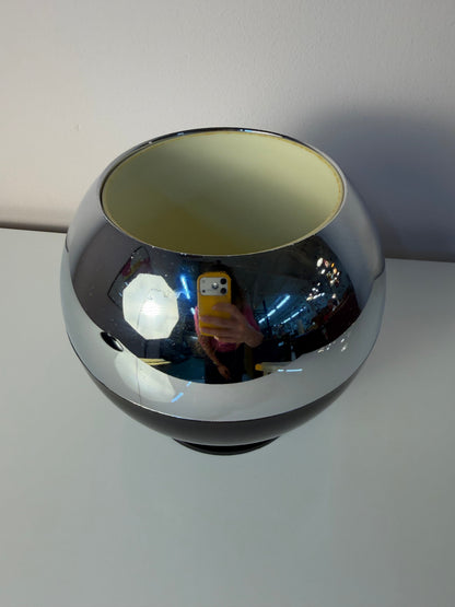 Eiskübel Kugelform Chrom und Schwarz von Quist