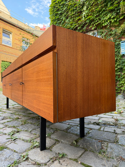 Vintage Sideboard Teak mit Schloss, 240 cm, Mid-Century Modern