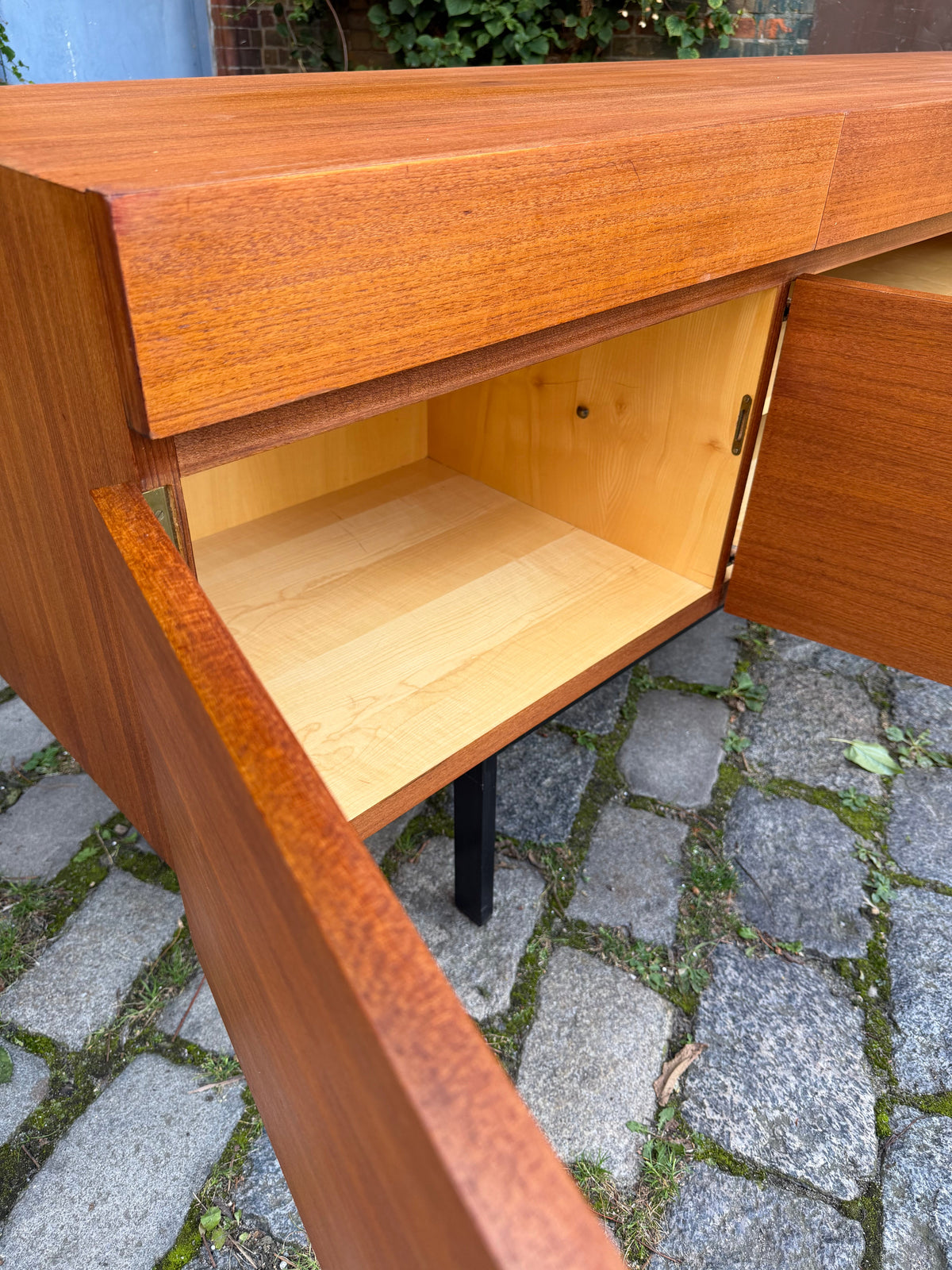 Vintage Sideboard Teak mit Schloss, 240 cm, Mid-Century Modern