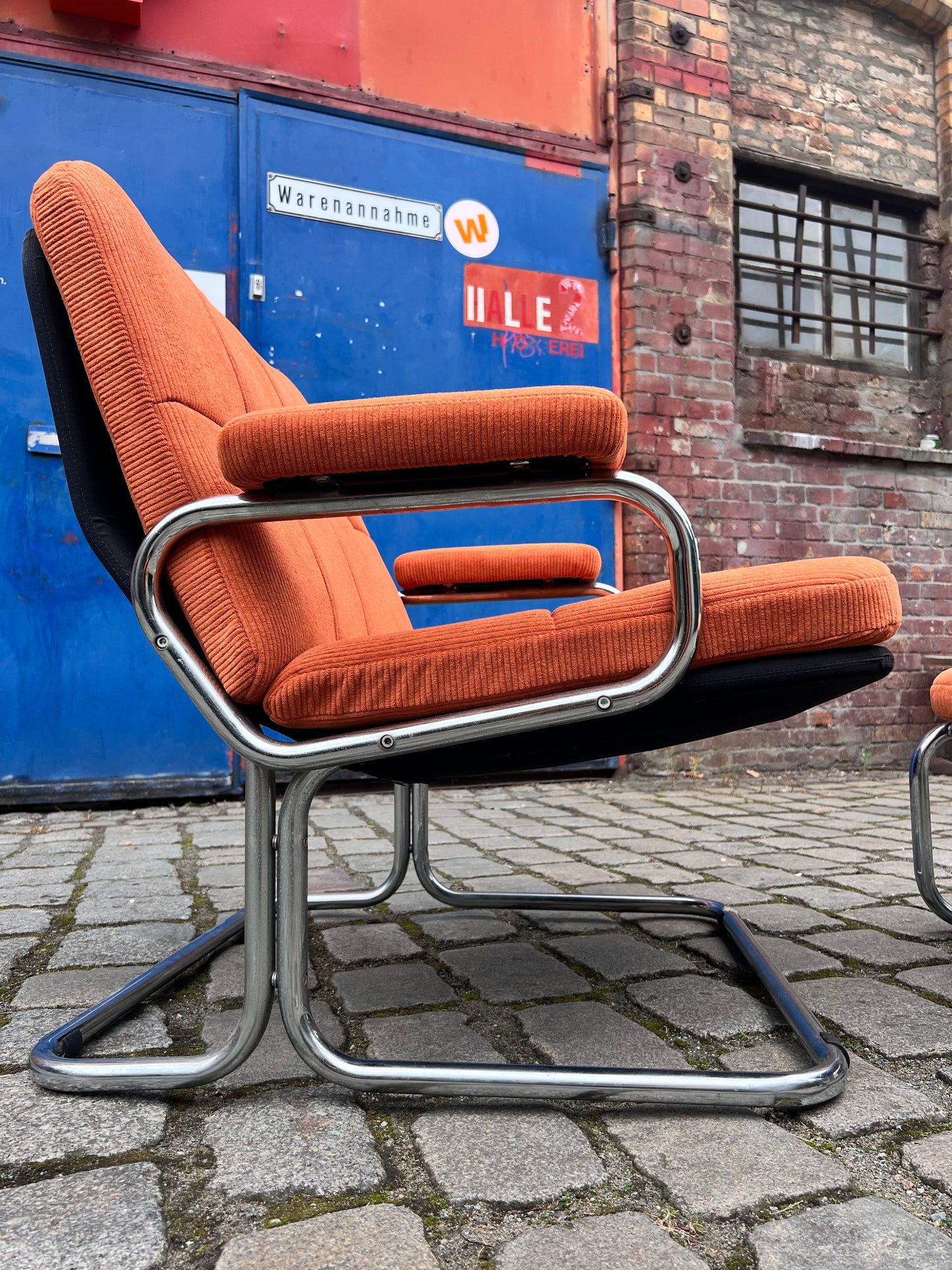 Sessel orange Cord Chrom mit Ottomane von pol international