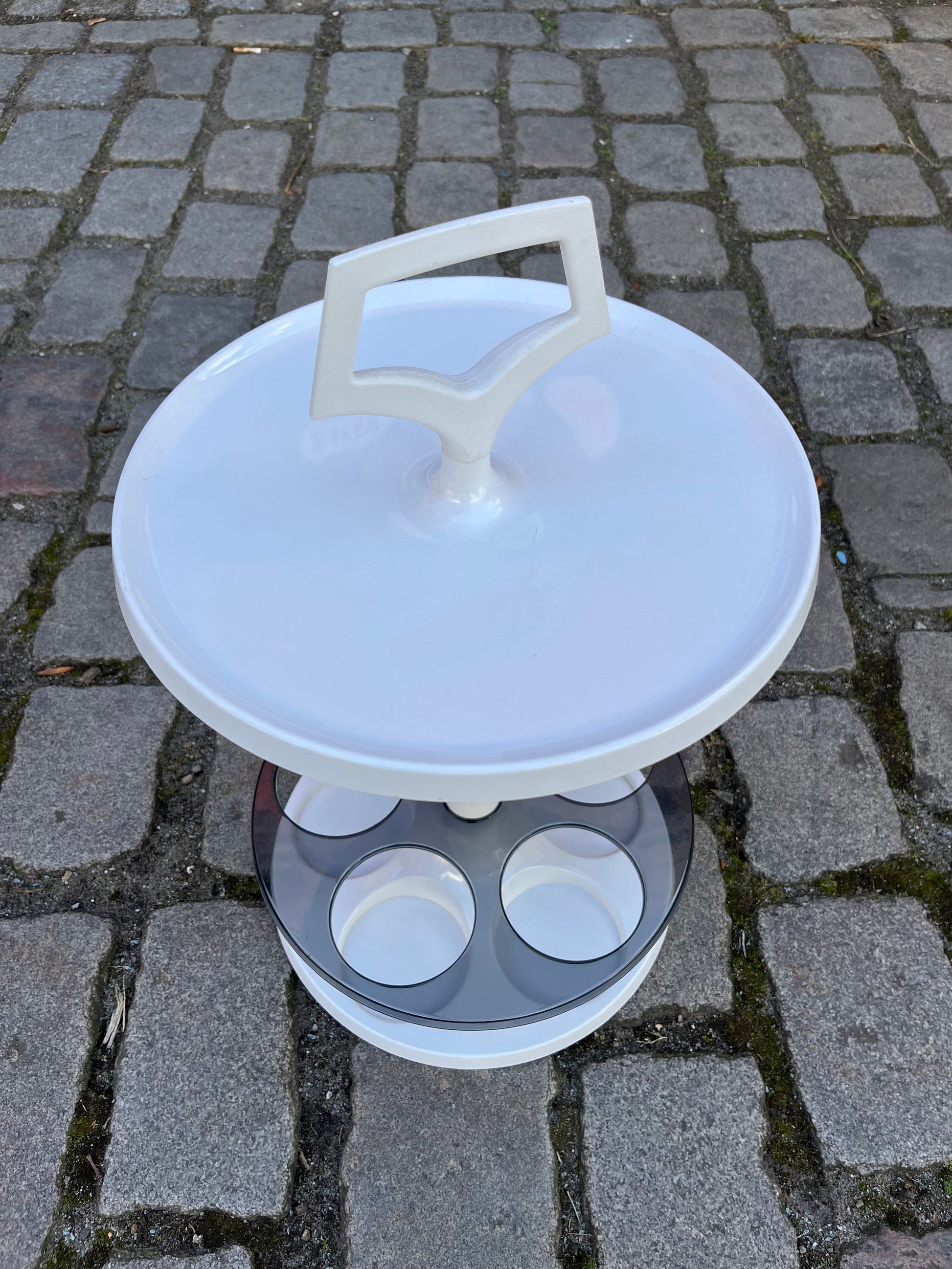 Flaschenhalter Beistelltisch weiß von Flair Holland