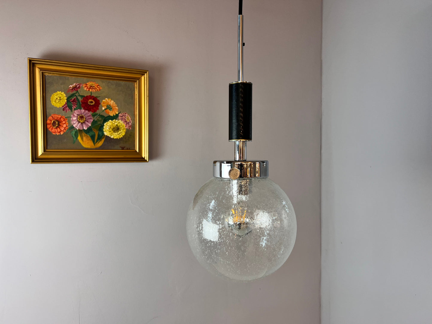 Vintage Hängelampe Kugel Glas und Chrom