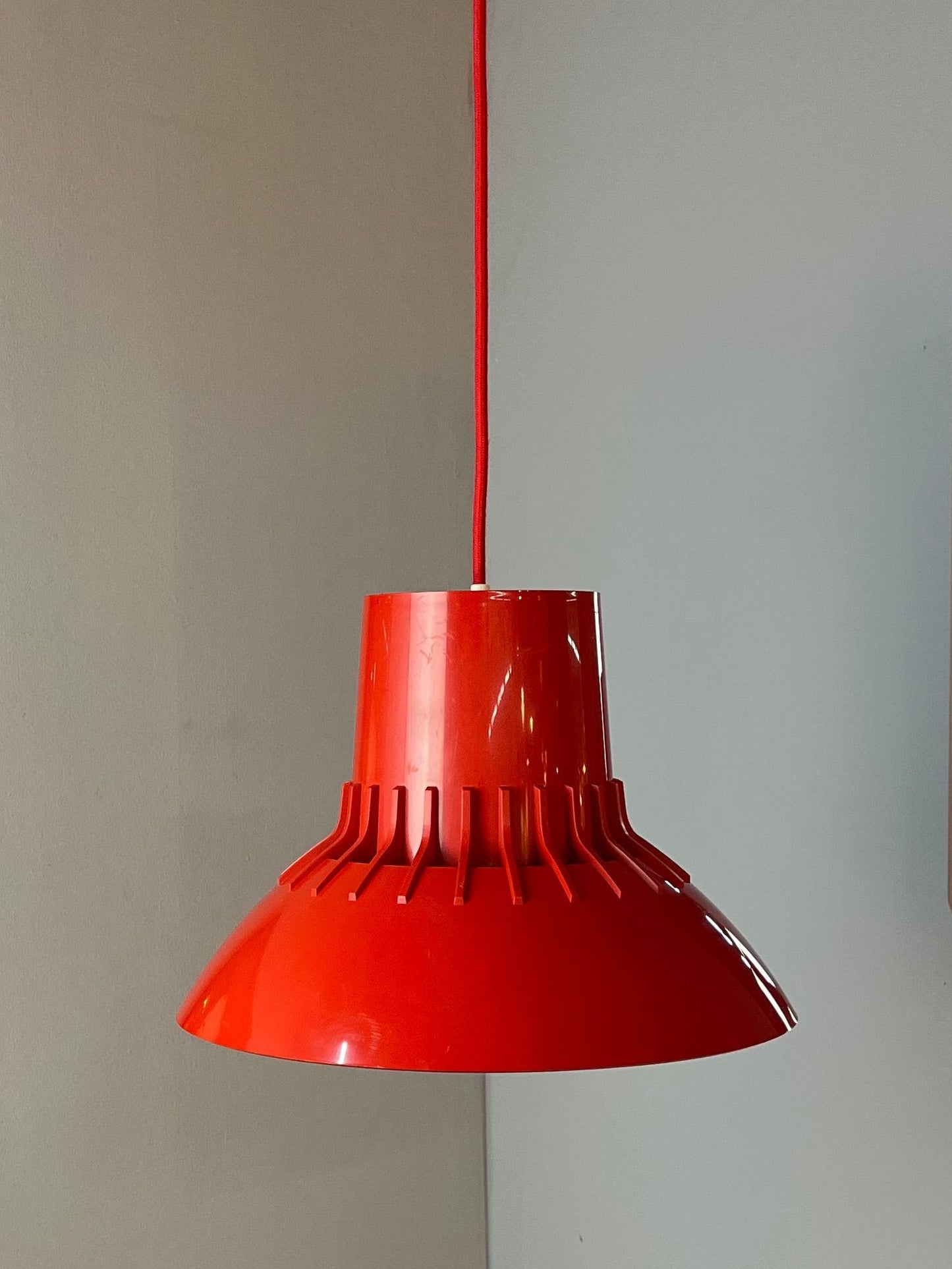 Vintage Hängelampe Solar von Svend Middelboe für Nordisk, rot, Kunststoff