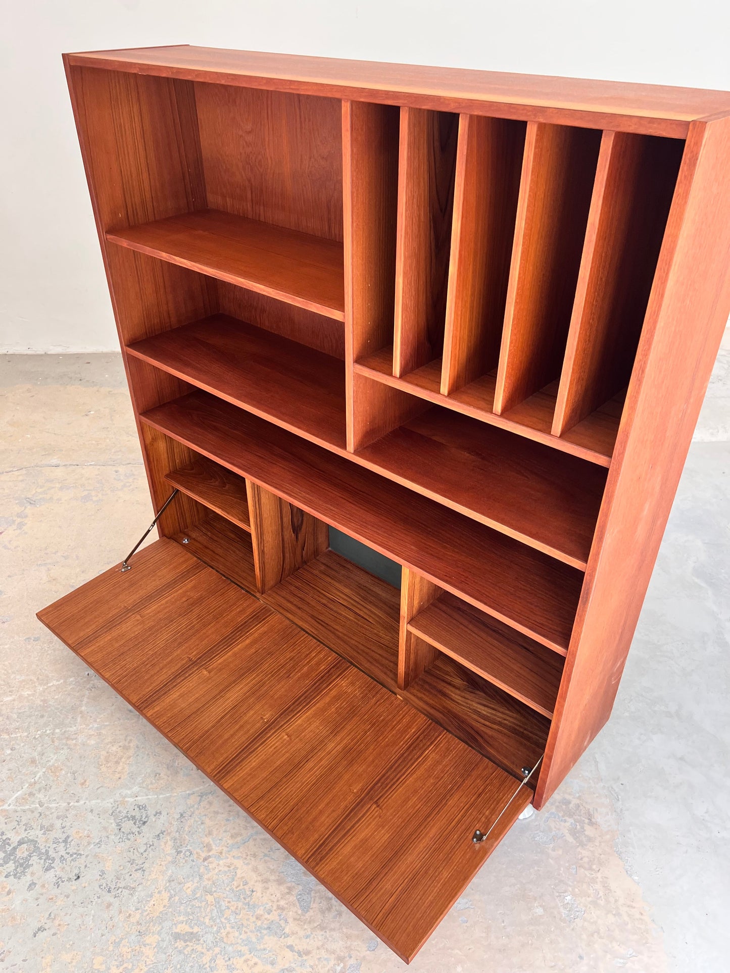 Vintage Bücherregal mit Klappfach Teak aus Dänemark