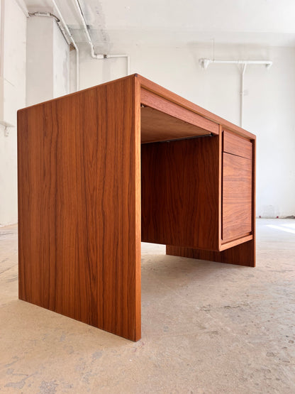 Vintage Schreibtisch Teak mit Laptop-Fach aus Dänemark