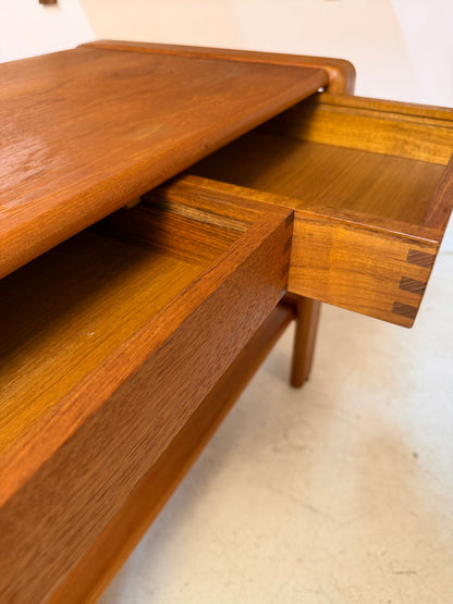 Beistelltisch Teak mit Schubladen und Ablage aus Dänemark