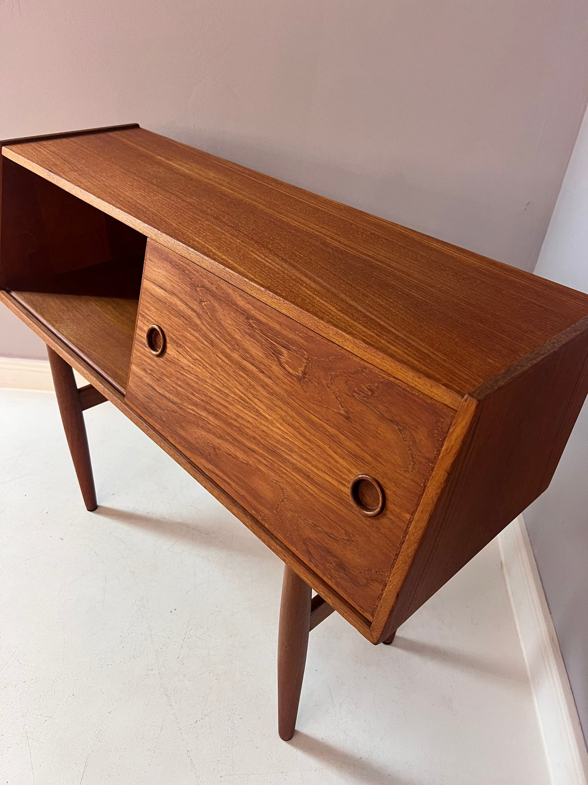 Commode vintage no. 31 Teck par Aksel Kjersgaard