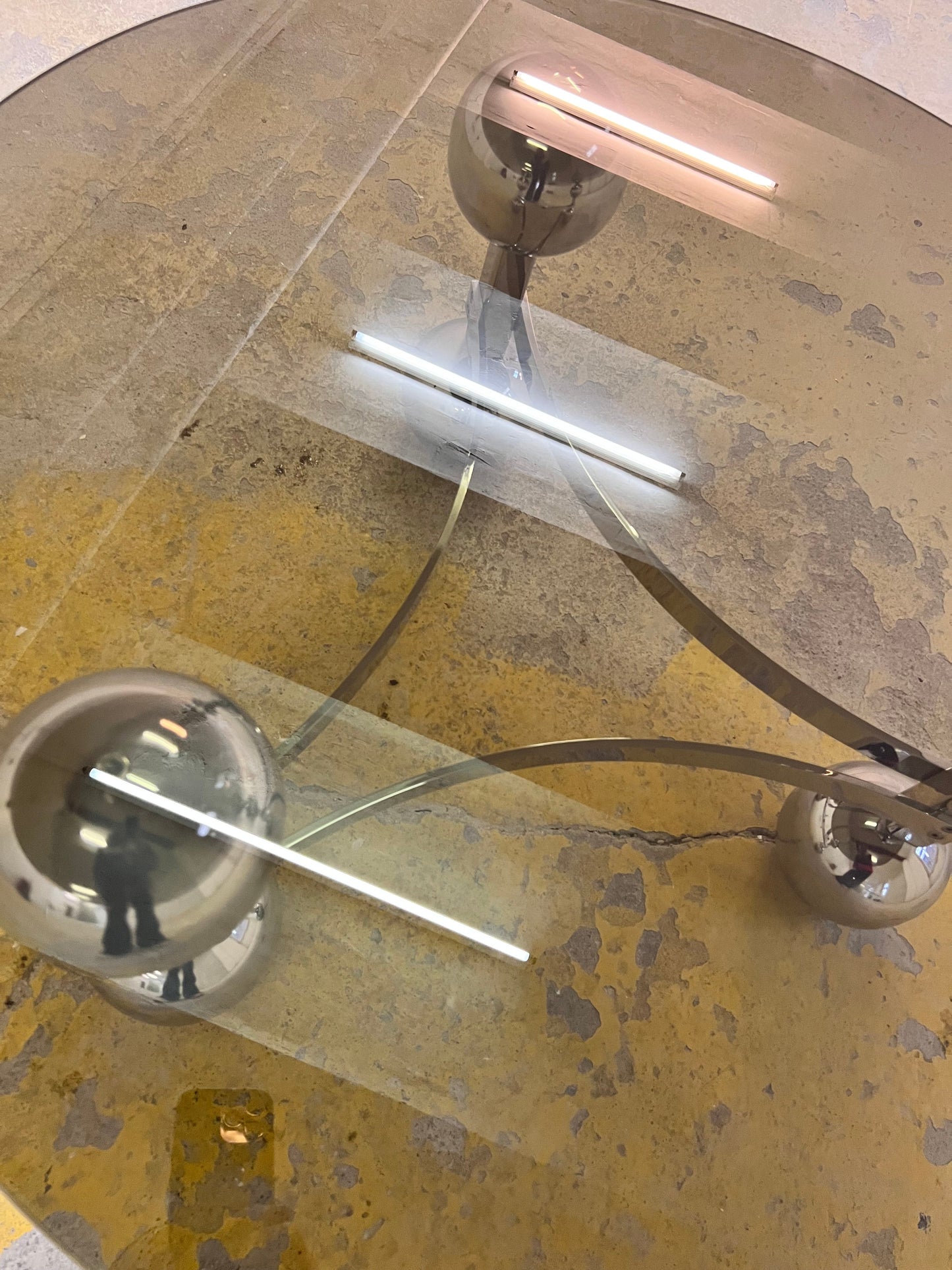 Vintage Couchtisch Chrom und Rauchglas