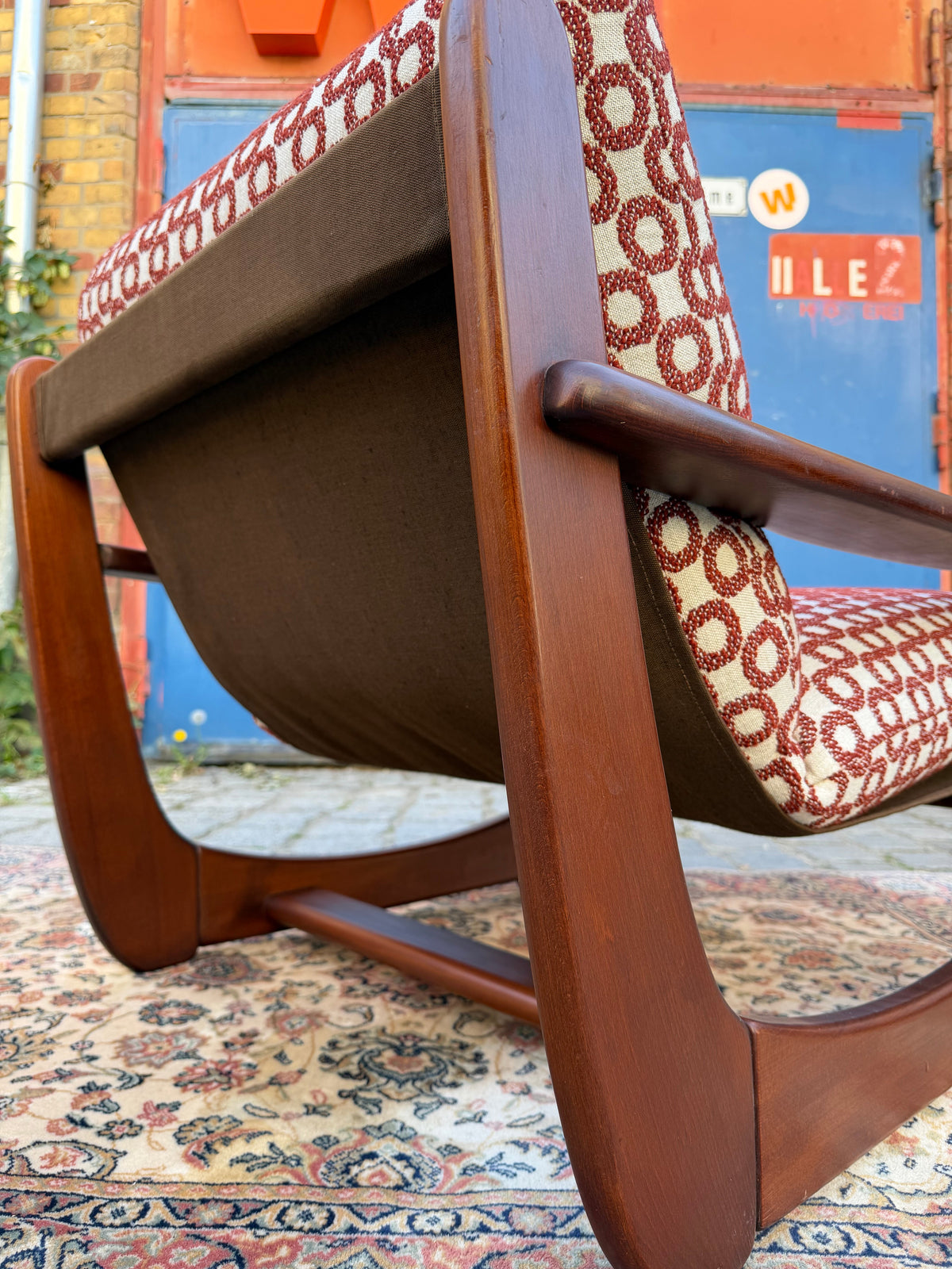 Vintage Sessel Mahagoni Brutalismus mit Kreismuster