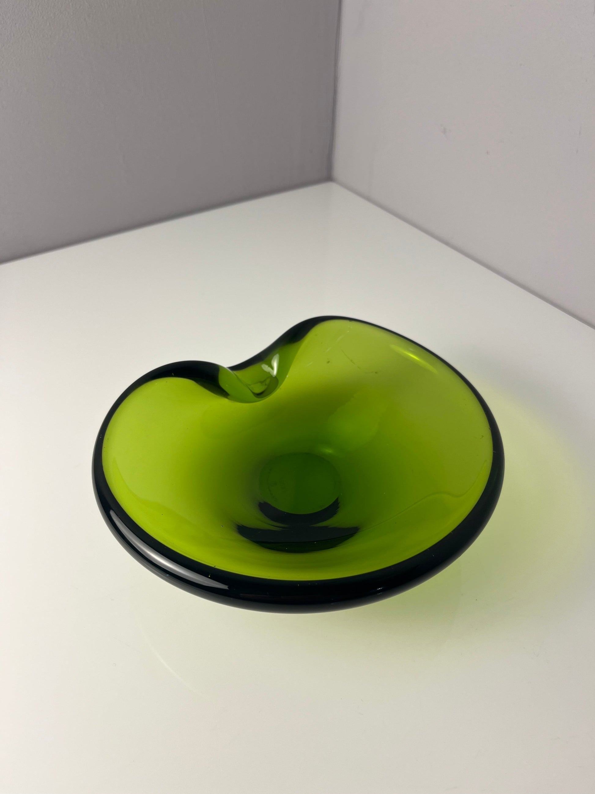 Vintage Aschenbecher grün Glas von Holmegaard