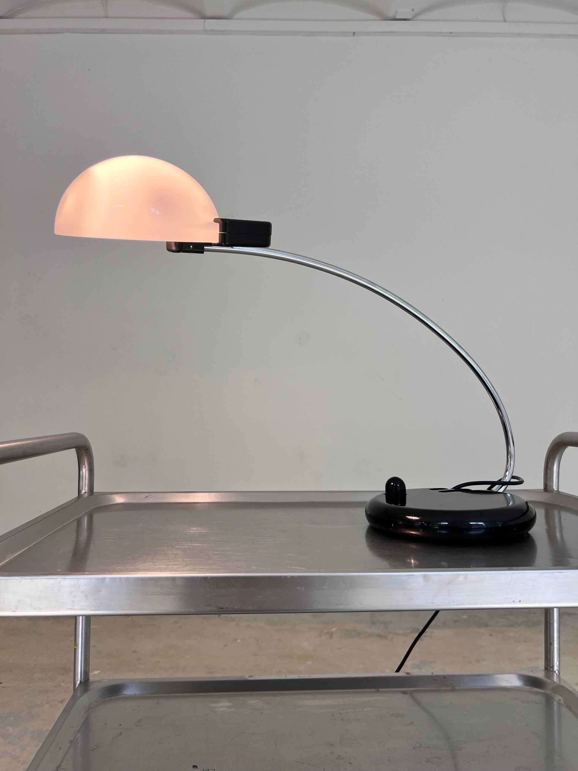 Vintage Tischlampe Dogale Modell 512 von Bruno Gecchelin für Oluce