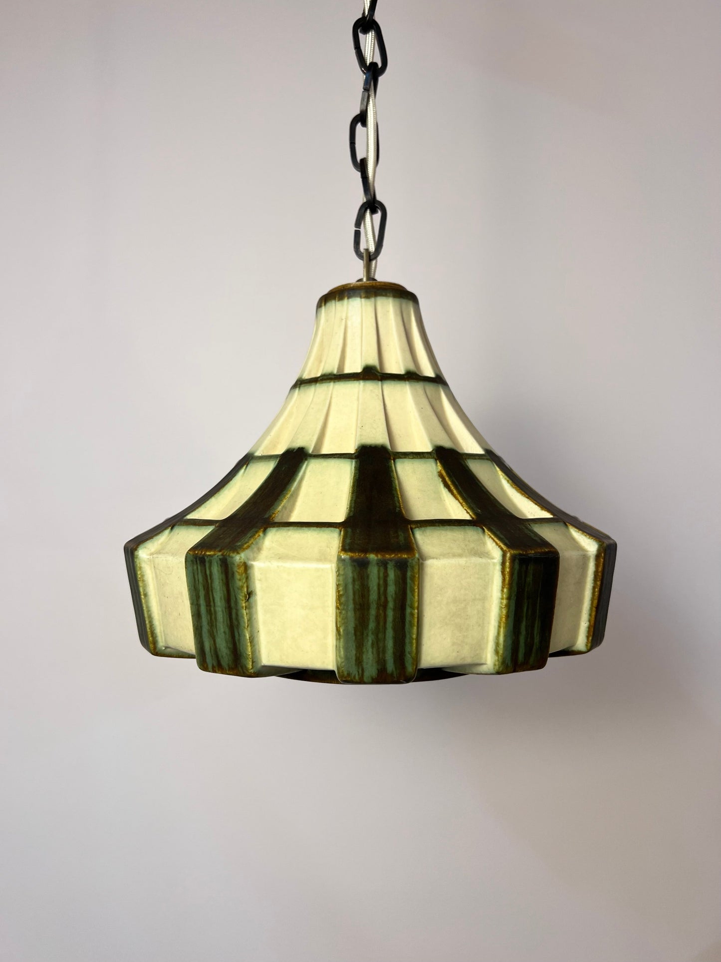 Vintage Hängelampe Keramik creme und grün mit Kette und Baldachin