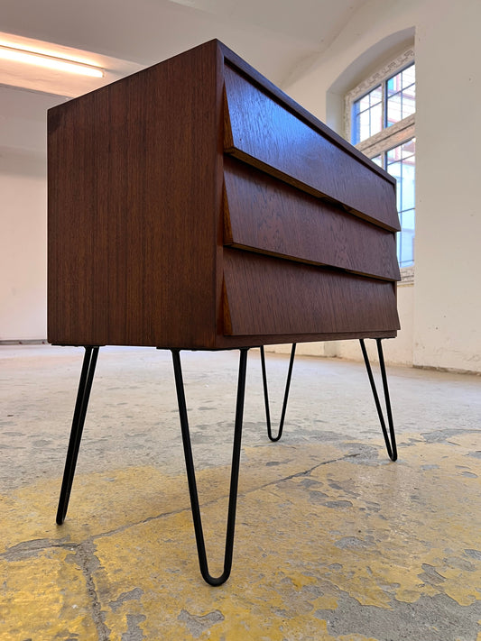 Vintage Nachtschrank Teak von Dänemark auf Hairpinlegs
